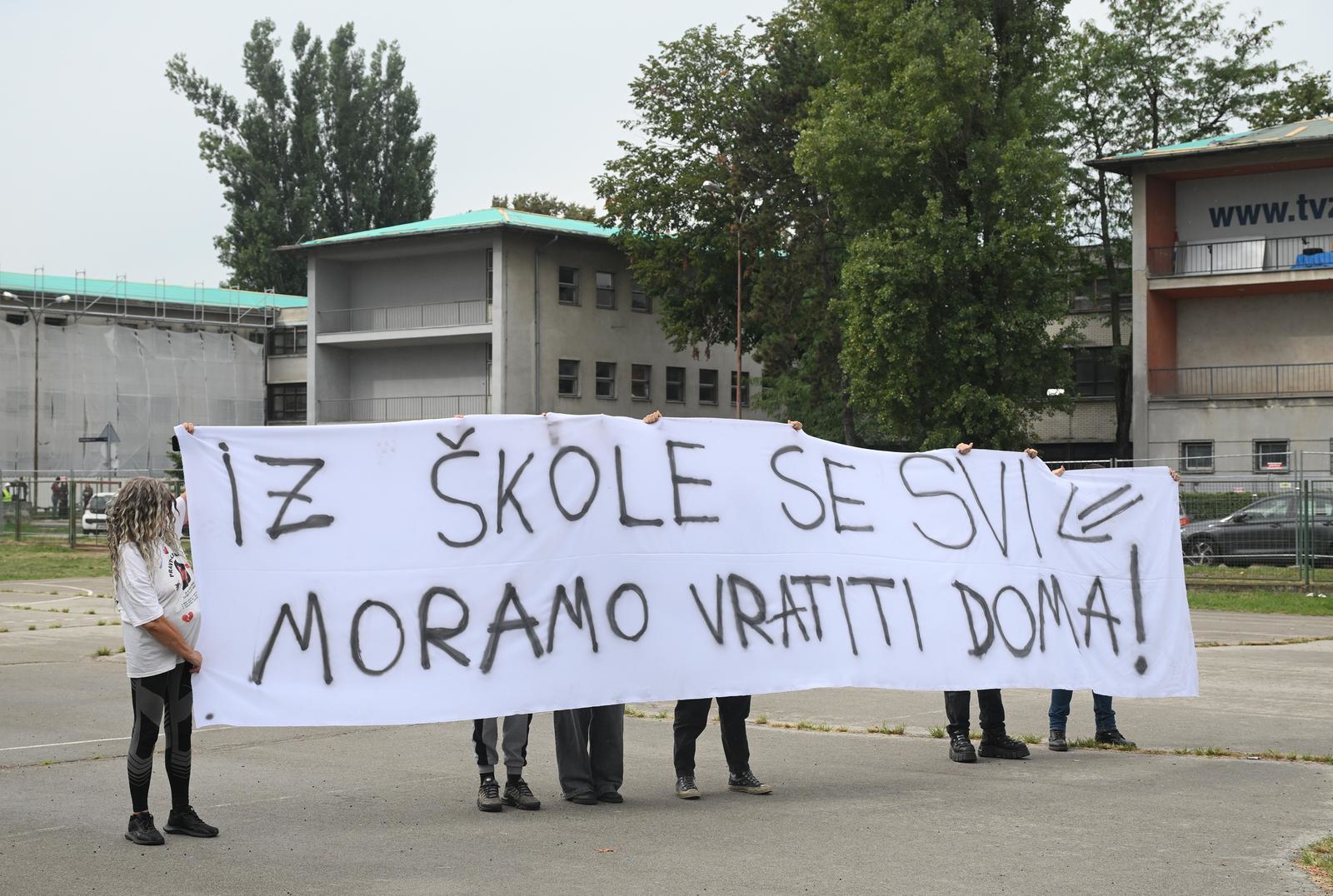 Profesor koji je stao pred napadača: Moji učenici su hrabriji od mnogih nastavnika