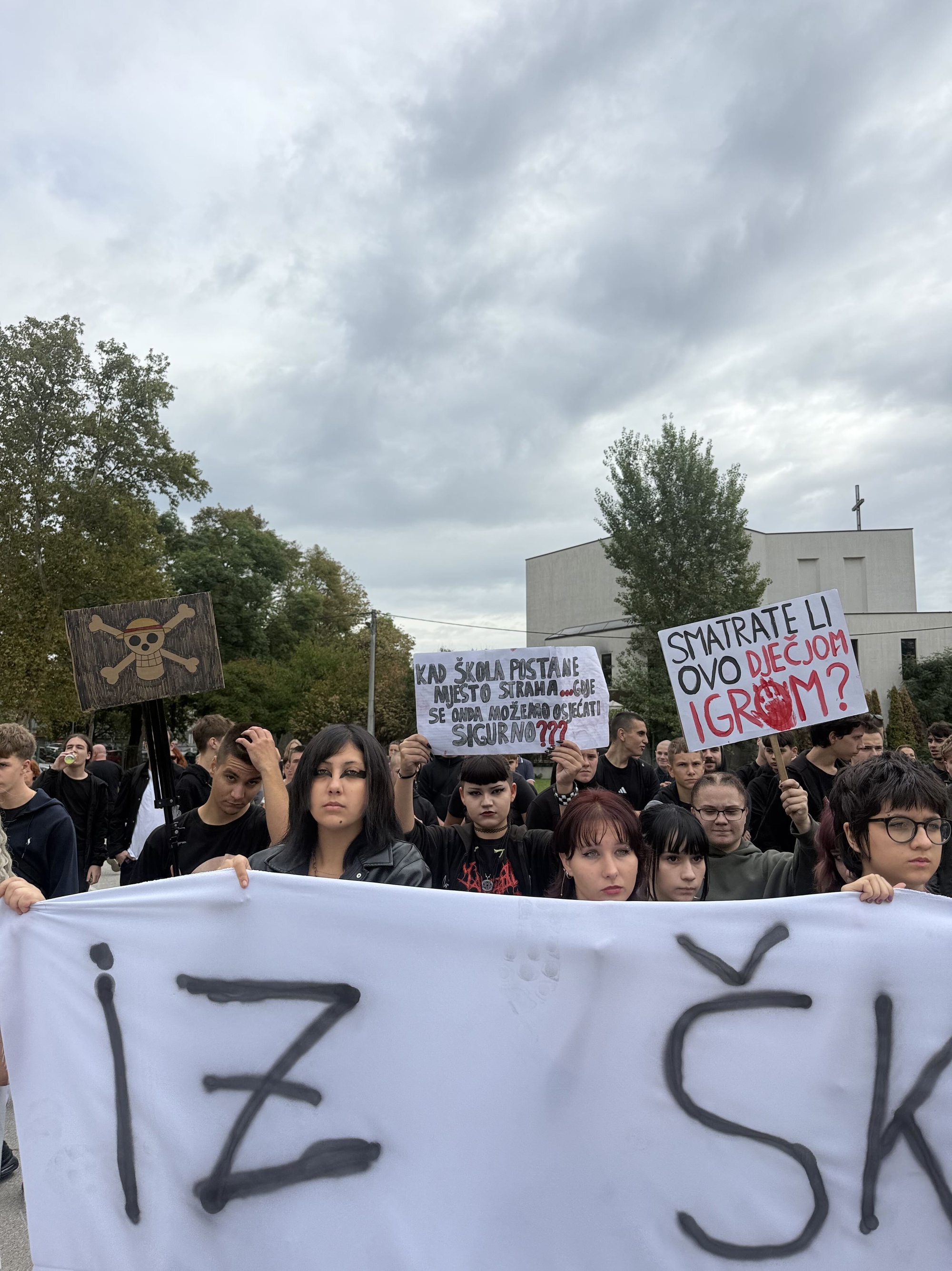 Profesor koji je stao pred napadača: Moji učenici su hrabriji od mnogih nastavnika