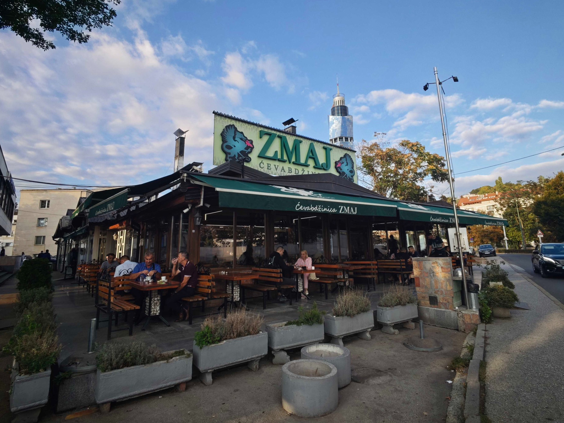 Probali smo ćevape u sarajevskom Zmaju koji ima više od 7300 recenzija