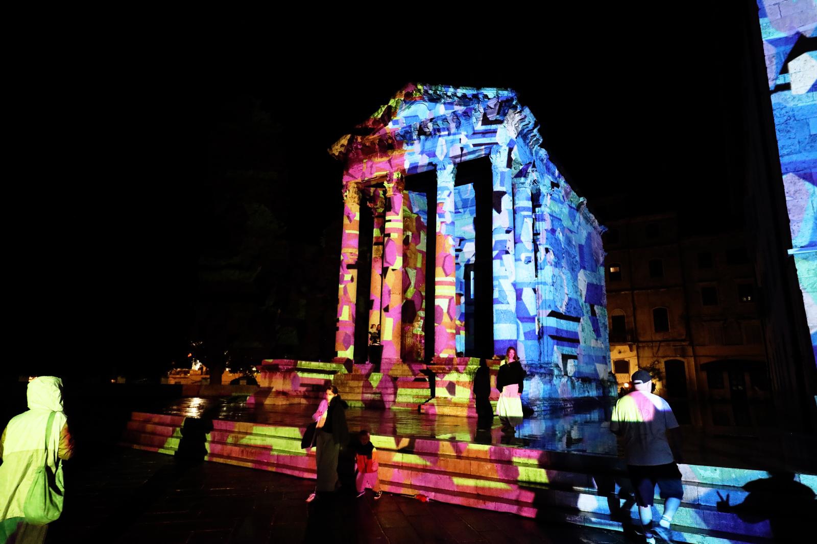 Otvoren festival svjetla u Puli, grad izgleda wow 😍