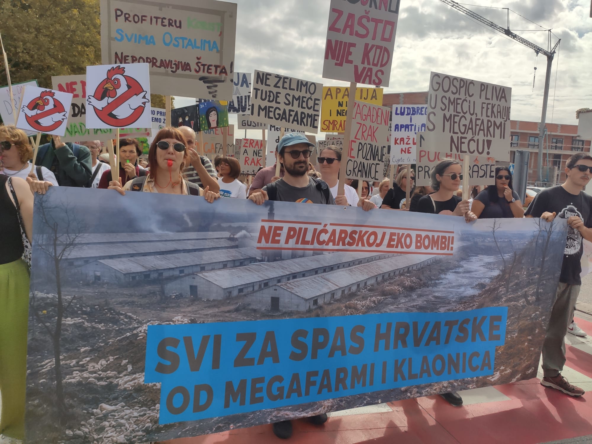 Prosvjed u Ludbregu protiv megafarme pilića: "Ne smijemo postati smetlište Europe"