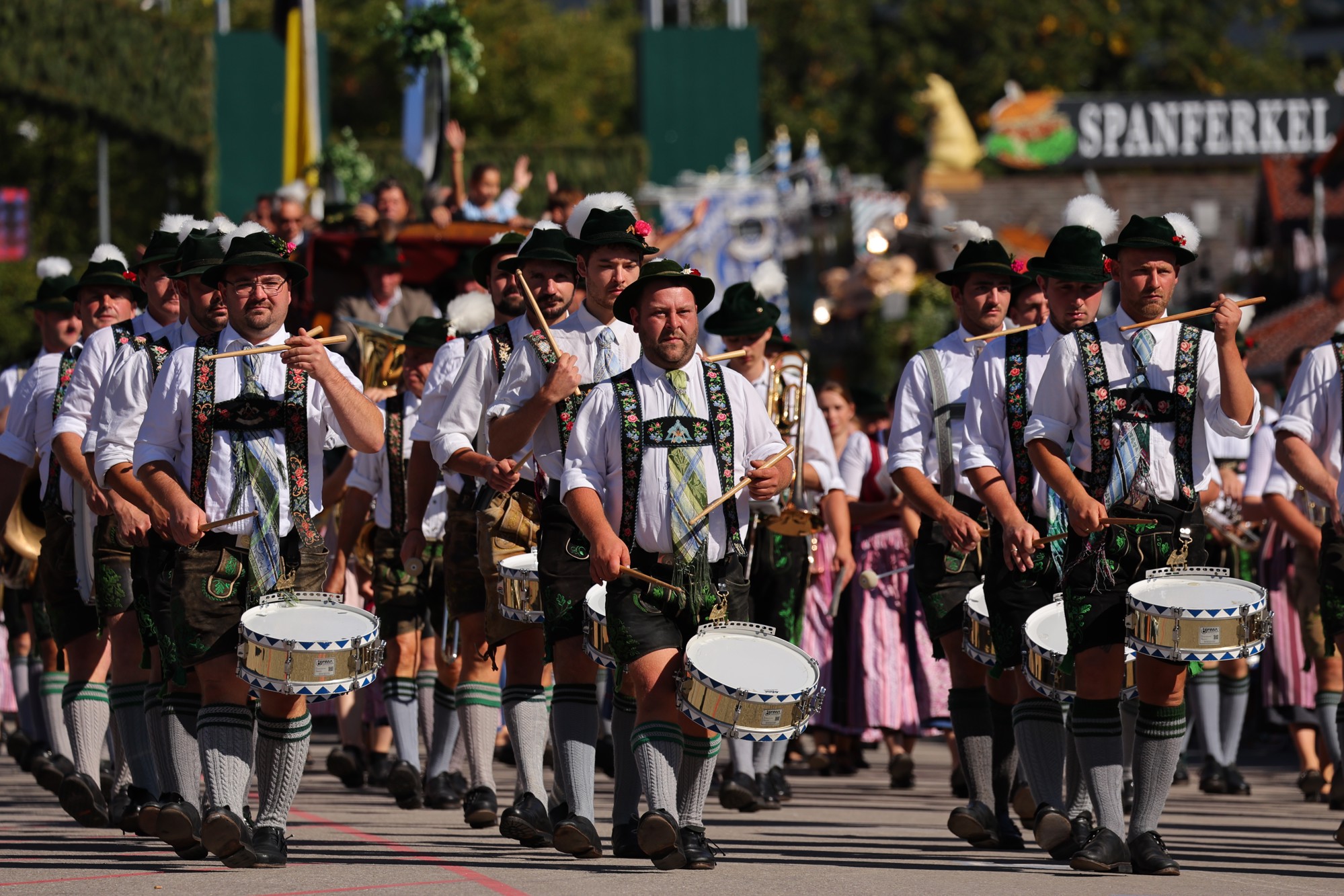 Počeo Oktoberfest, Nijemci o cijenama: "Za jedan dan računajte više od 200 €"