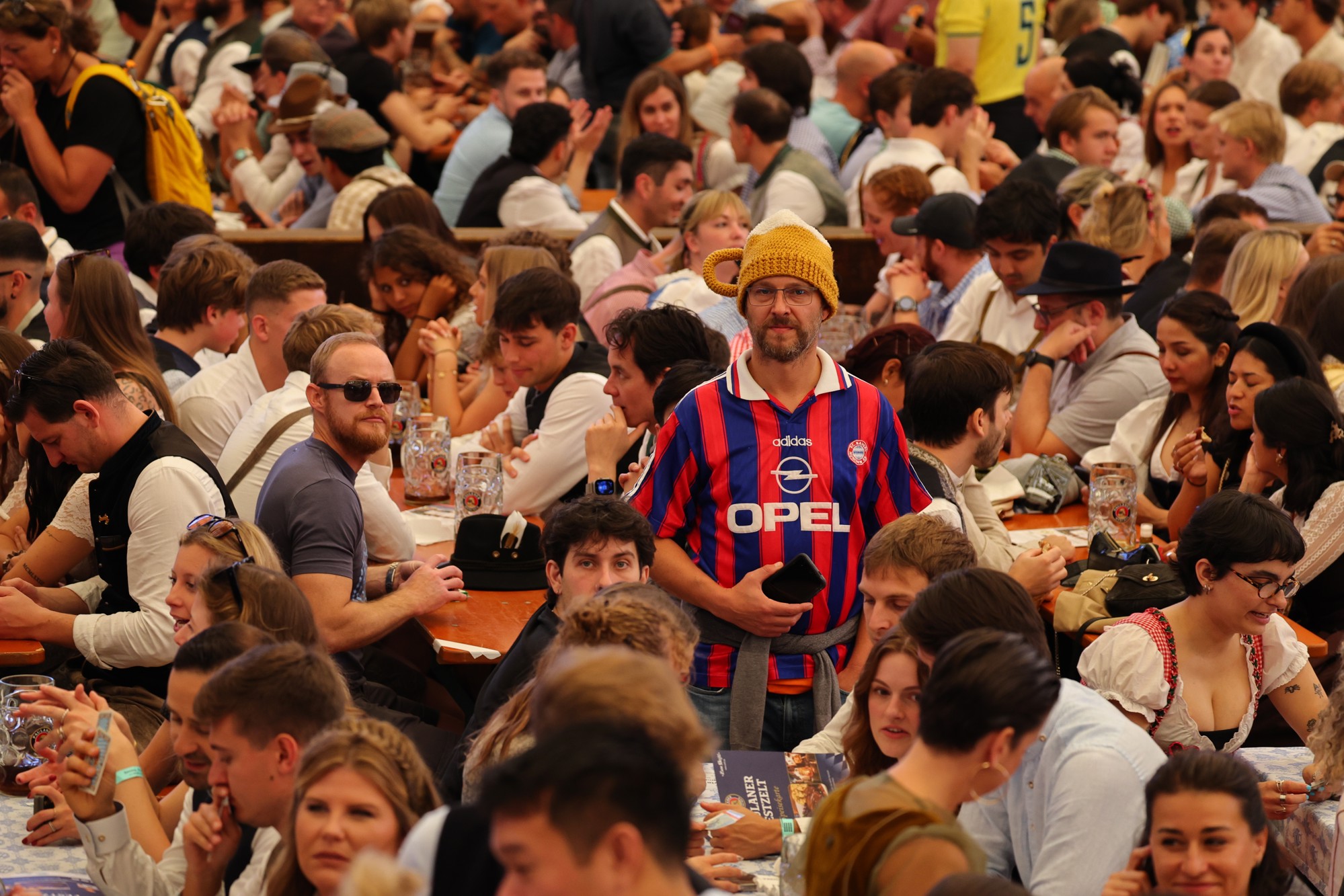 Počeo Oktoberfest, Nijemci o cijenama: "Za jedan dan računajte više od 200 €"
