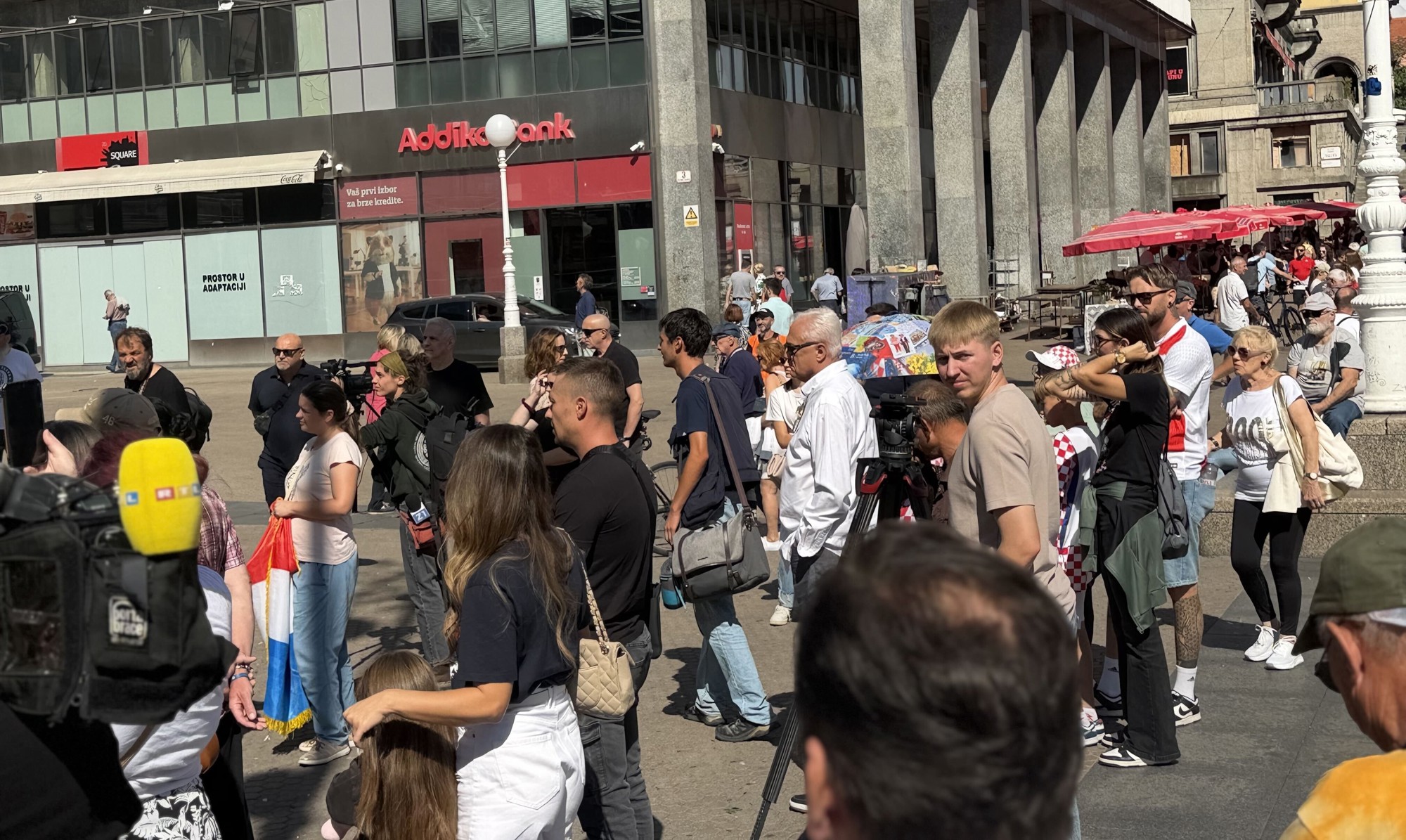 U Zagrebu prosvjed protiv "zamjene stanovništa", organizator napao Tomaševića