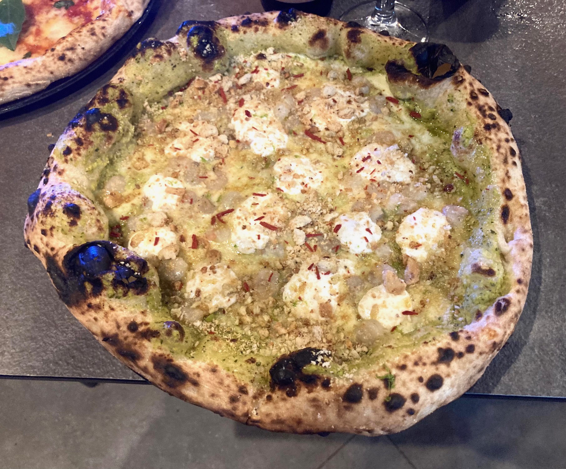Lovac je bio na proslavi rođendana jedne pizzerije (naravno, ponio je i poklon)
