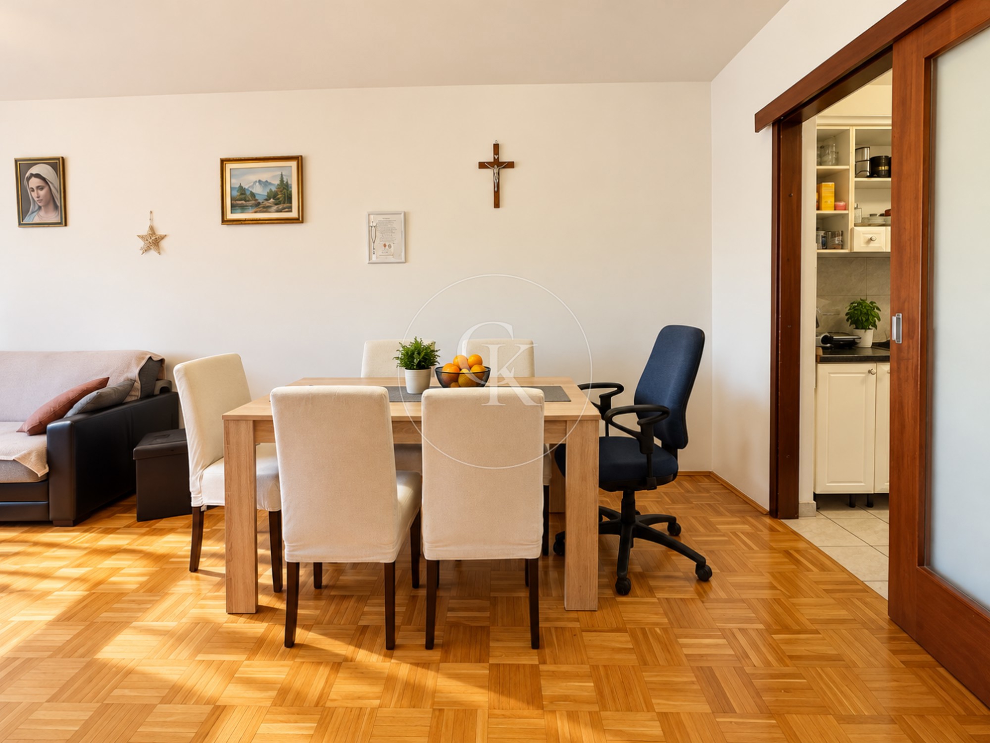 Trosoban stan u Zagrebu prodaje se za 190.000 €. Pogledajte fotke