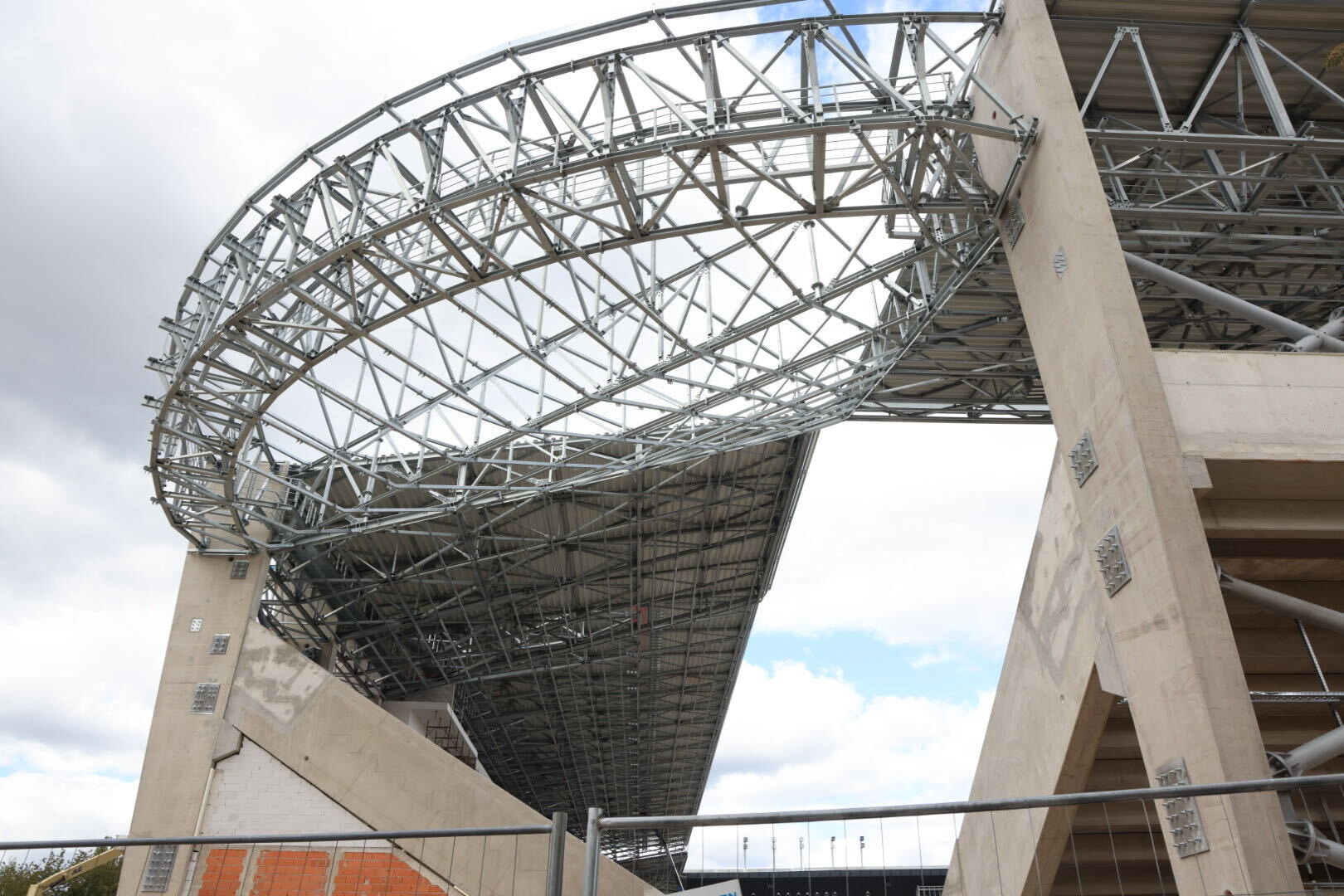 Jučer je otkriven novi Maksimir. Evo kako danas izgleda stadion u Kranjčevićevoj