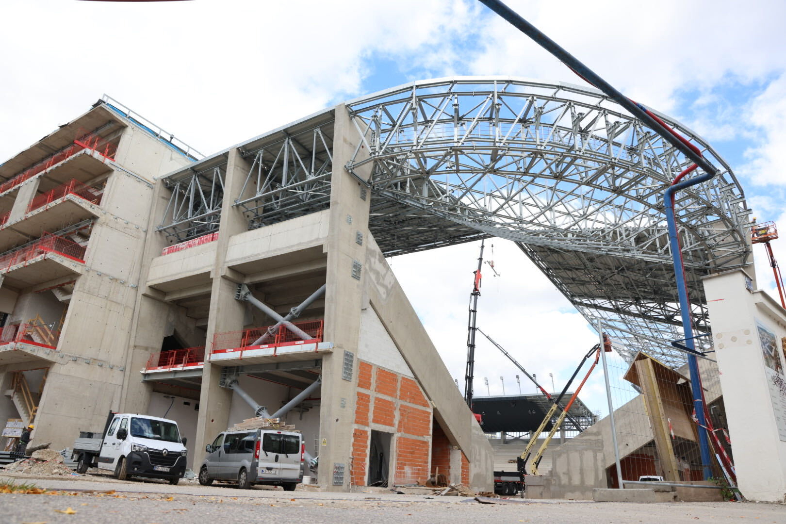 Jučer je otkriven novi Maksimir. Evo kako danas izgleda stadion u Kranjčevićevoj