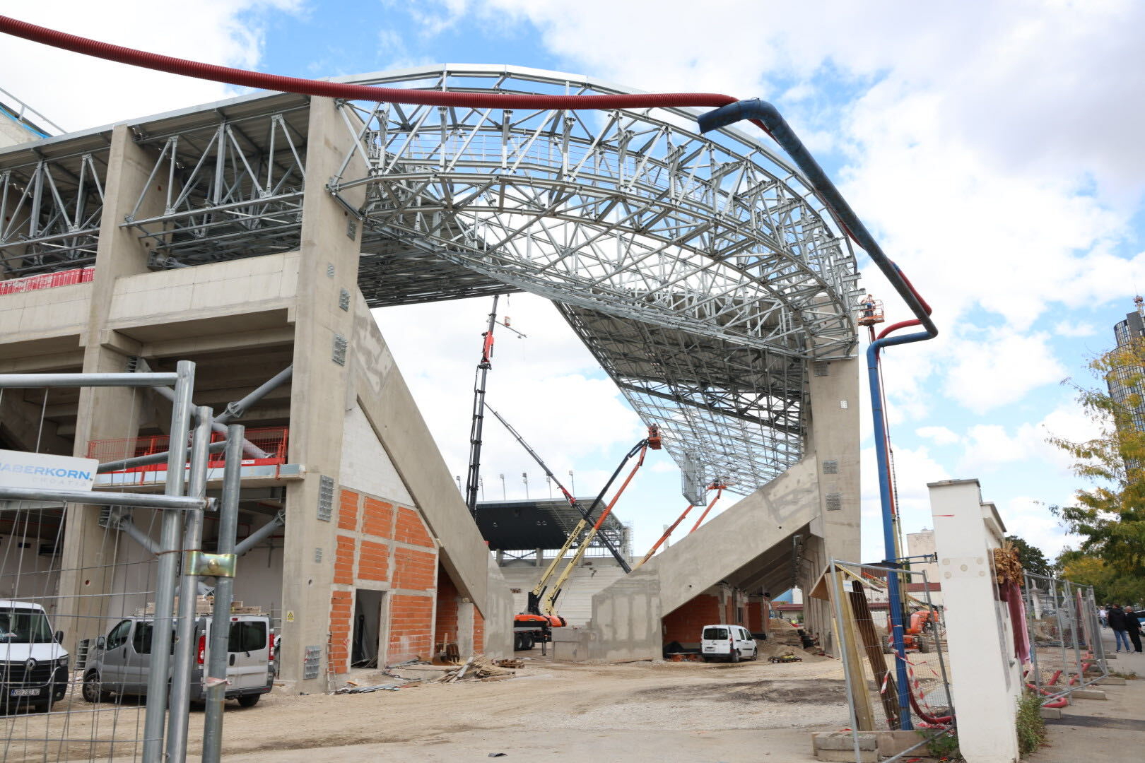Jučer je otkriven novi Maksimir. Evo kako danas izgleda stadion u Kranjčevićevoj