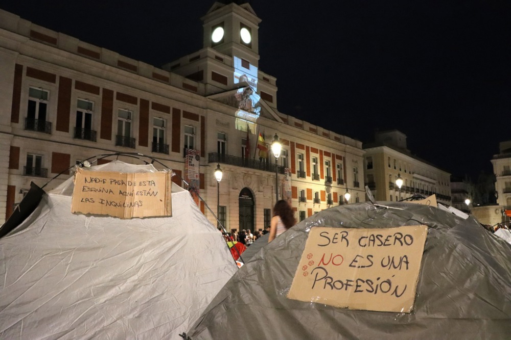 30.000 prosvjednika marširalo ulicama Madrida. Stotine šatora postavljene na trgu