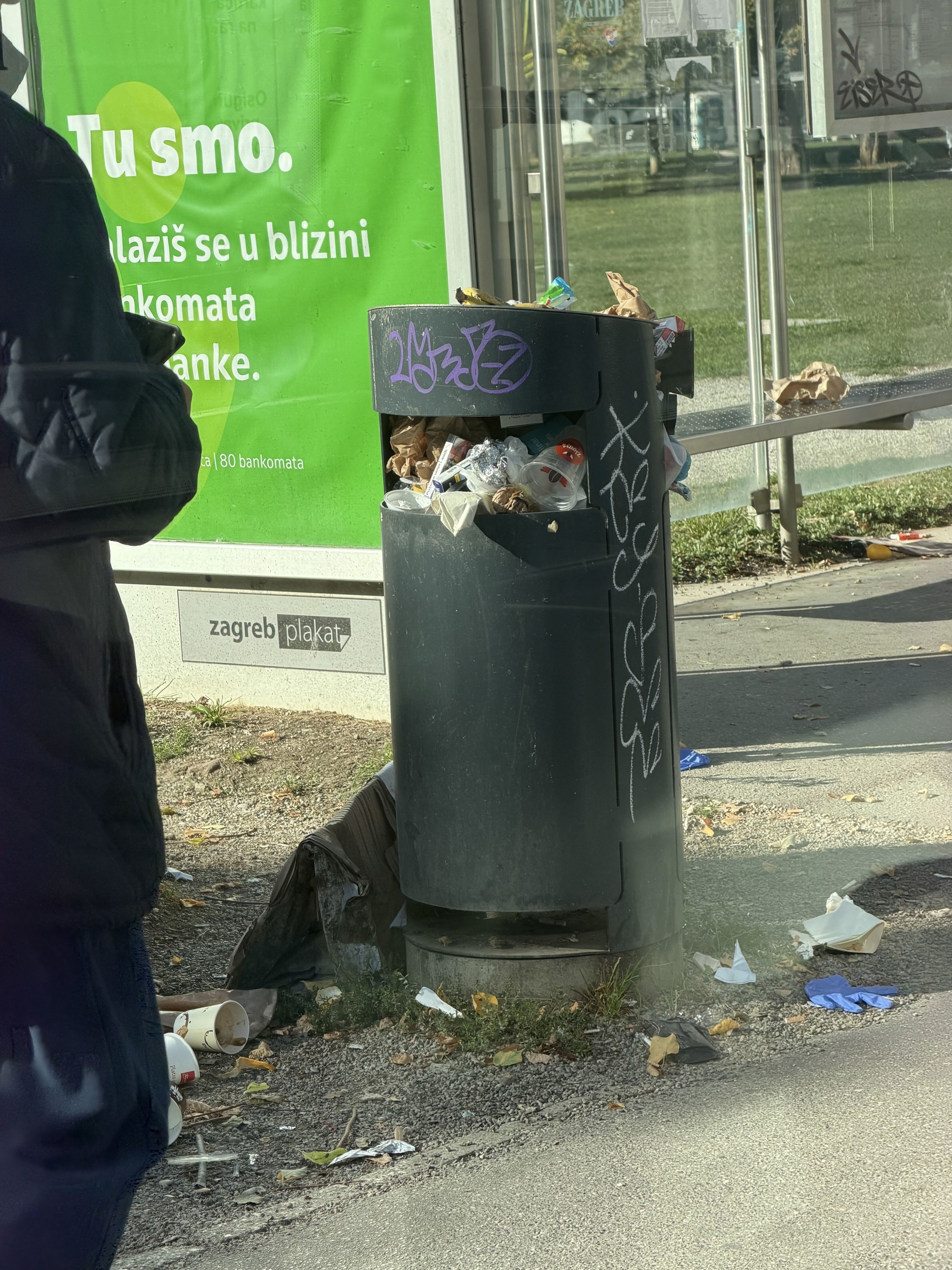U Zagrebu je sve više smeća zbog štrajka Čistoće, pogledajte fotografije