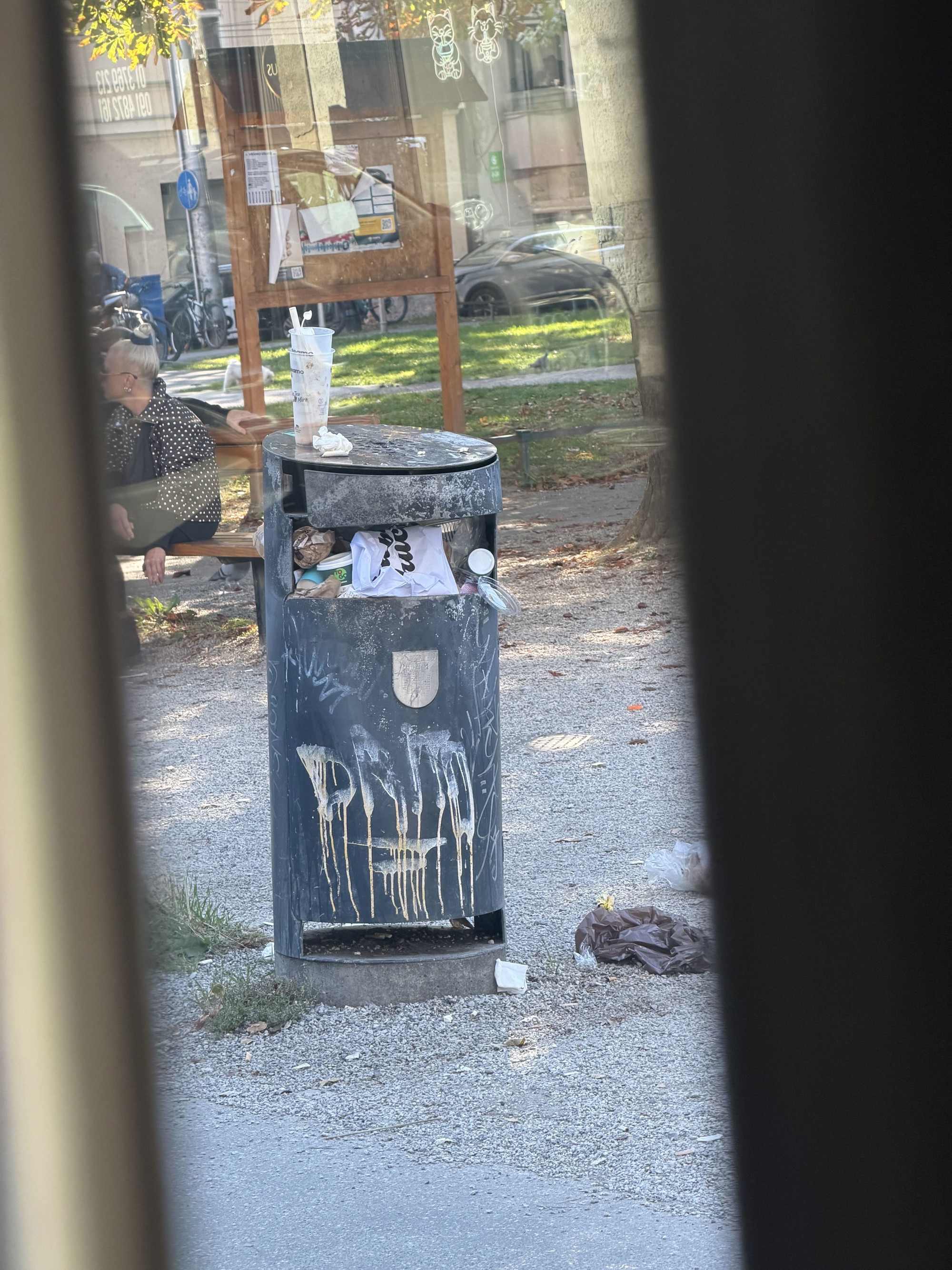 U Zagrebu je sve više smeća zbog štrajka Čistoće, pogledajte fotografije