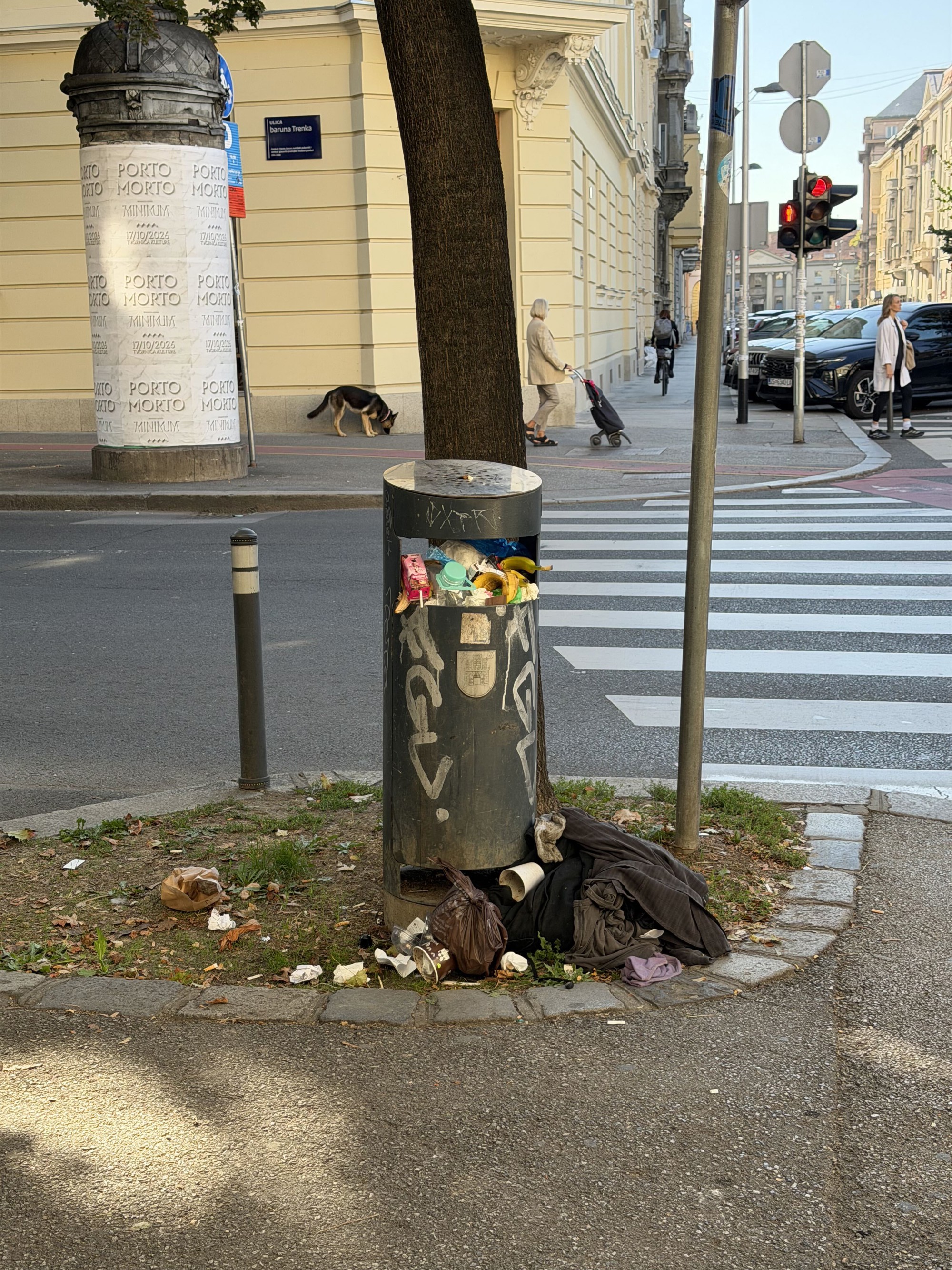 U Zagrebu je sve više smeća zbog štrajka Čistoće, pogledajte fotografije