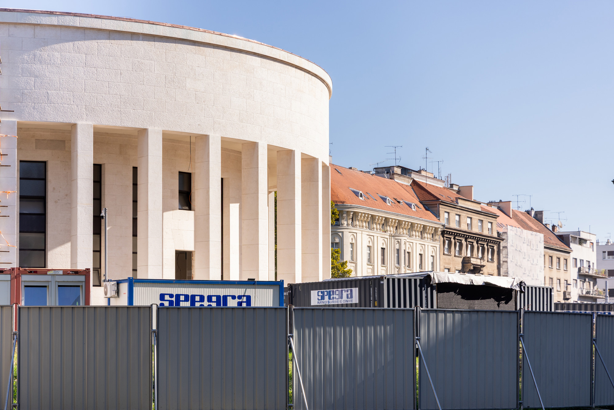 Spomenik srpskom kralju, ustaška džamija i partizanski muzej. Ovo je čudo Zagreba