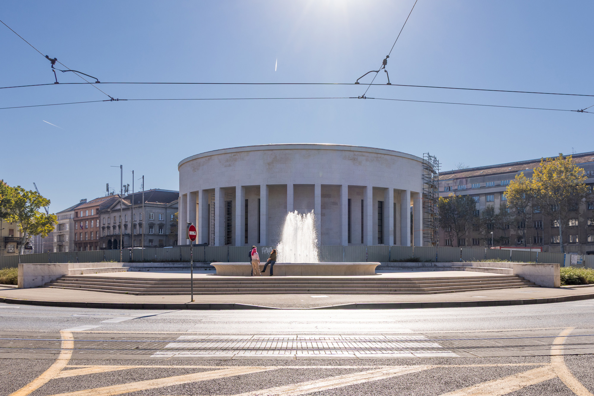 Spomenik srpskom kralju, ustaška džamija i partizanski muzej. Ovo je čudo Zagreba