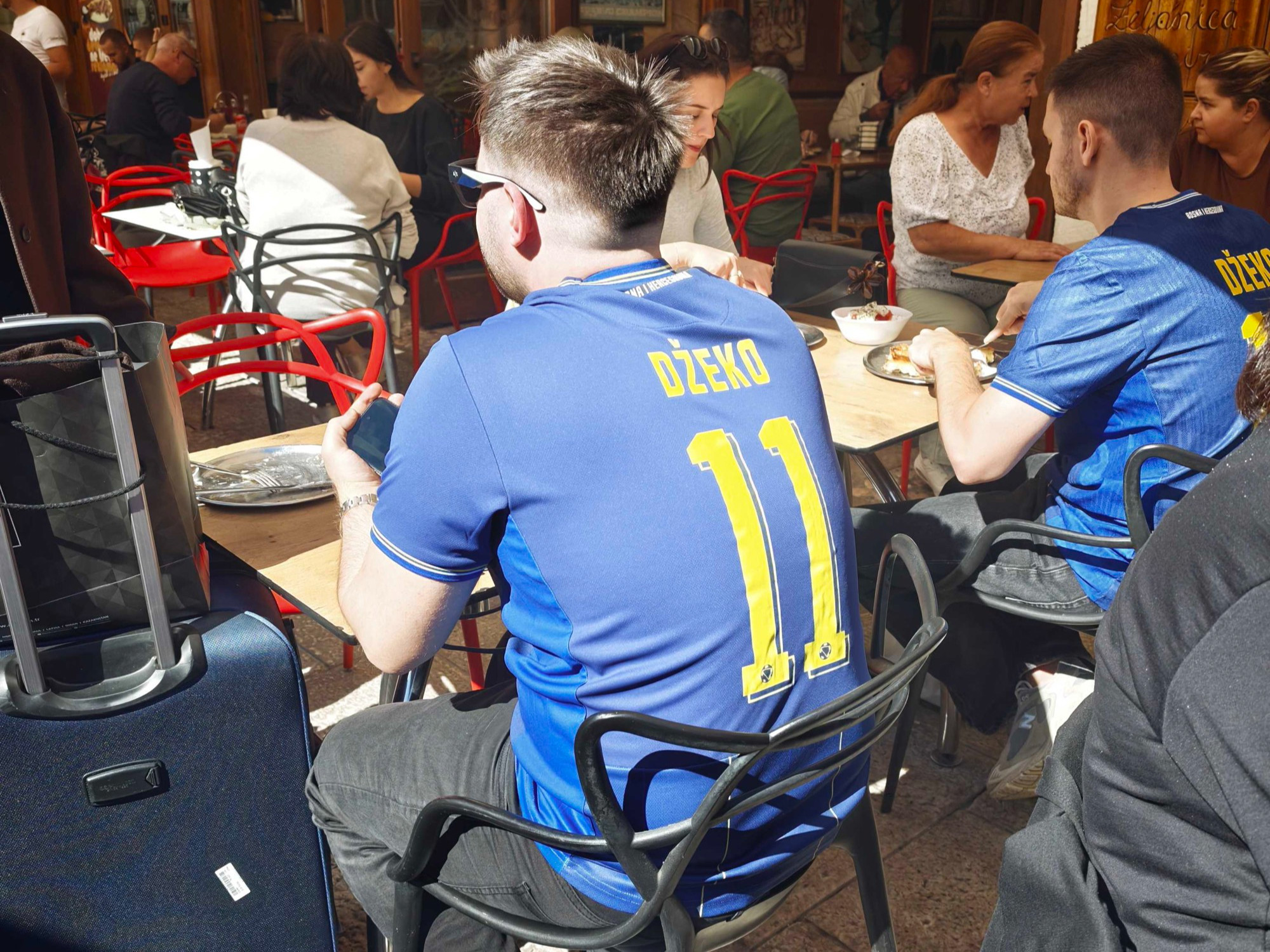Sarajevo se oprašta od legende: Jela sam 11 ćevapa, a Džeko me dočekao i uz desert
