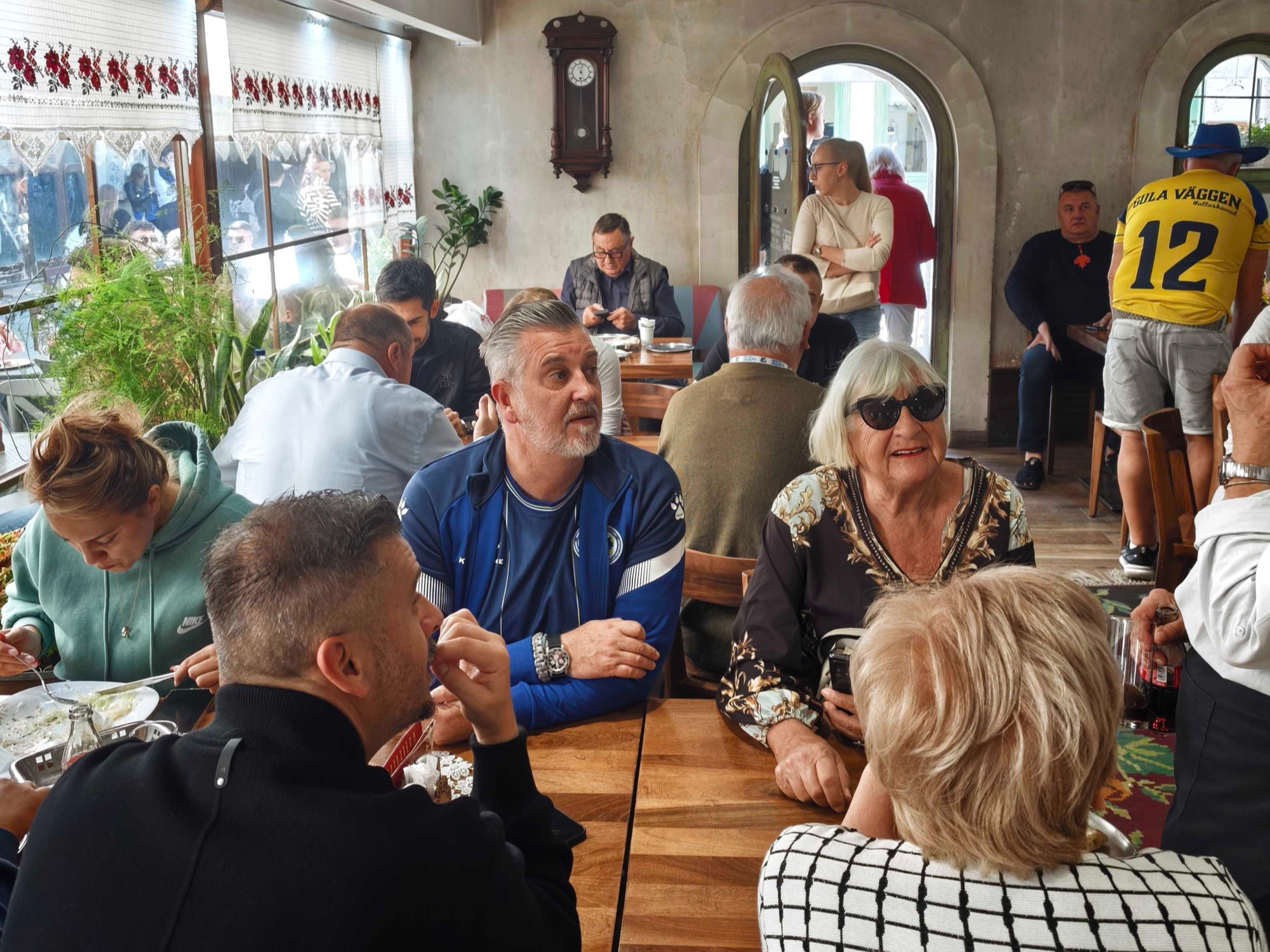 Sarajevo se oprašta od legende: Jela sam 11 ćevapa, a Džeko me dočekao i uz desert