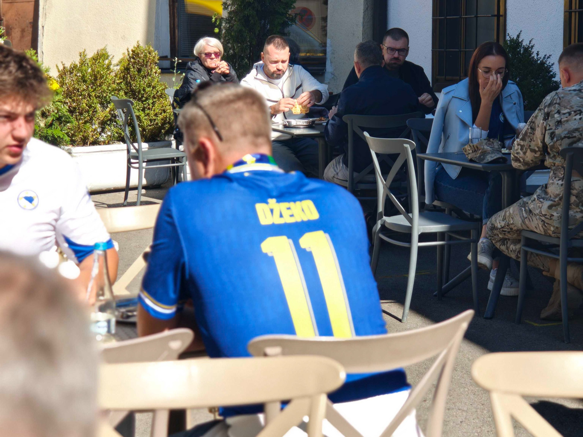 Sarajevo se oprašta od legende: Jela sam 11 ćevapa, a Džeko me dočekao i uz desert