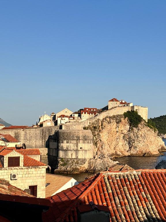 Dubrovnik zatvorio vrtić jer im "ne treba". Sad u toj zgradi HDZ-ovac ima apartmane
