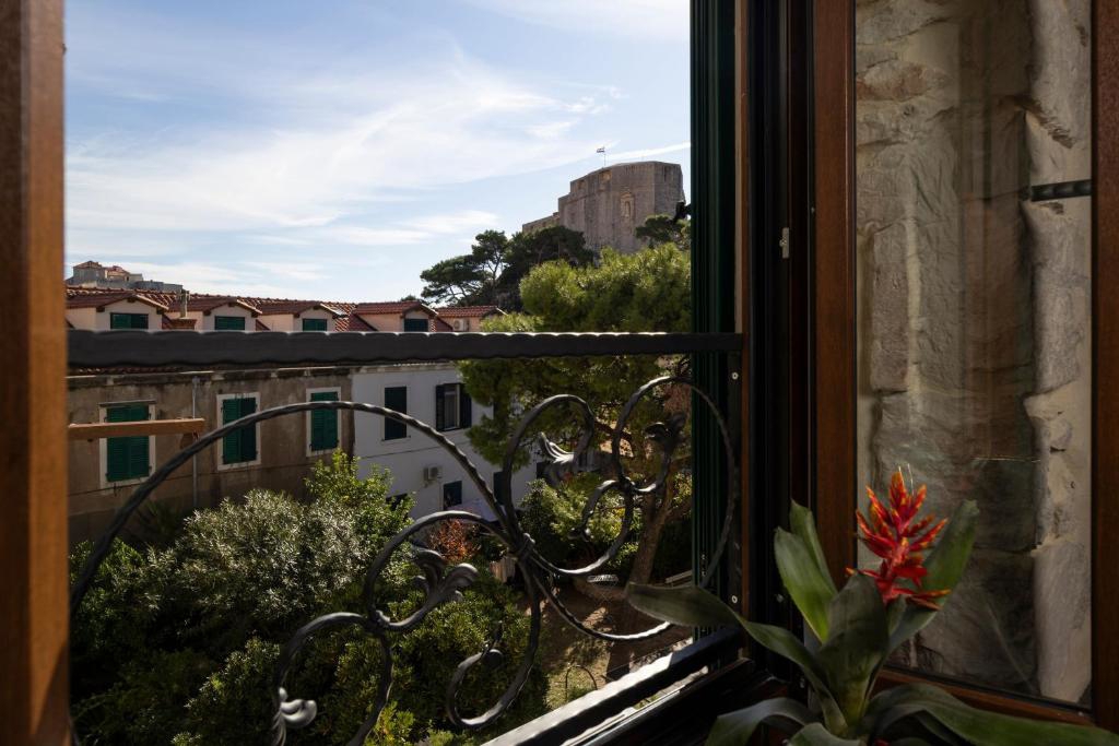 Dubrovnik zatvorio vrtić jer im "ne treba". Sad u toj zgradi HDZ-ovac ima apartmane