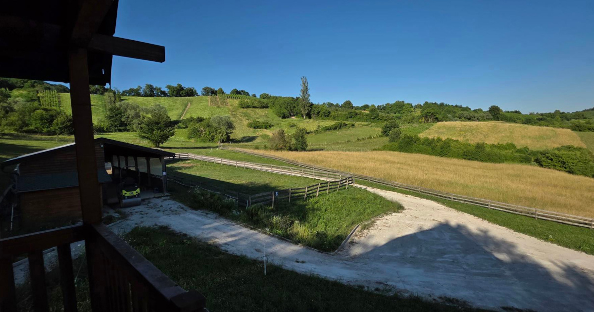 Blizu Zagreba prodaje se ranč s kućom i 9000 kvadrata. Cijena 320.000 €