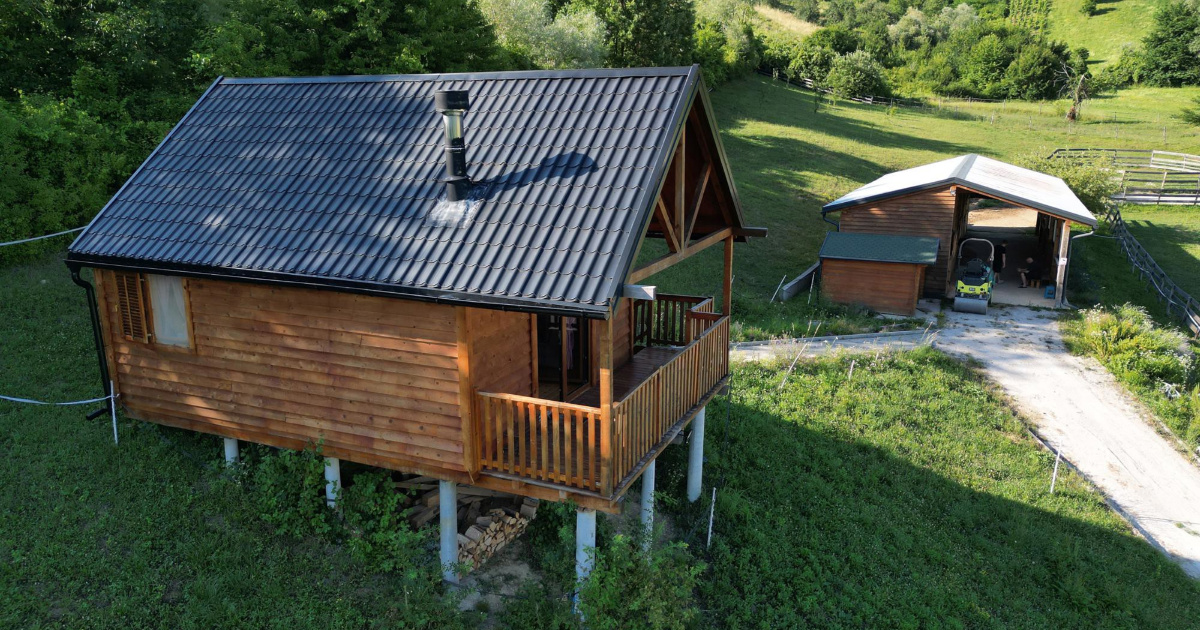 Blizu Zagreba prodaje se ranč s kućom i 9000 kvadrata. Cijena 320.000 €