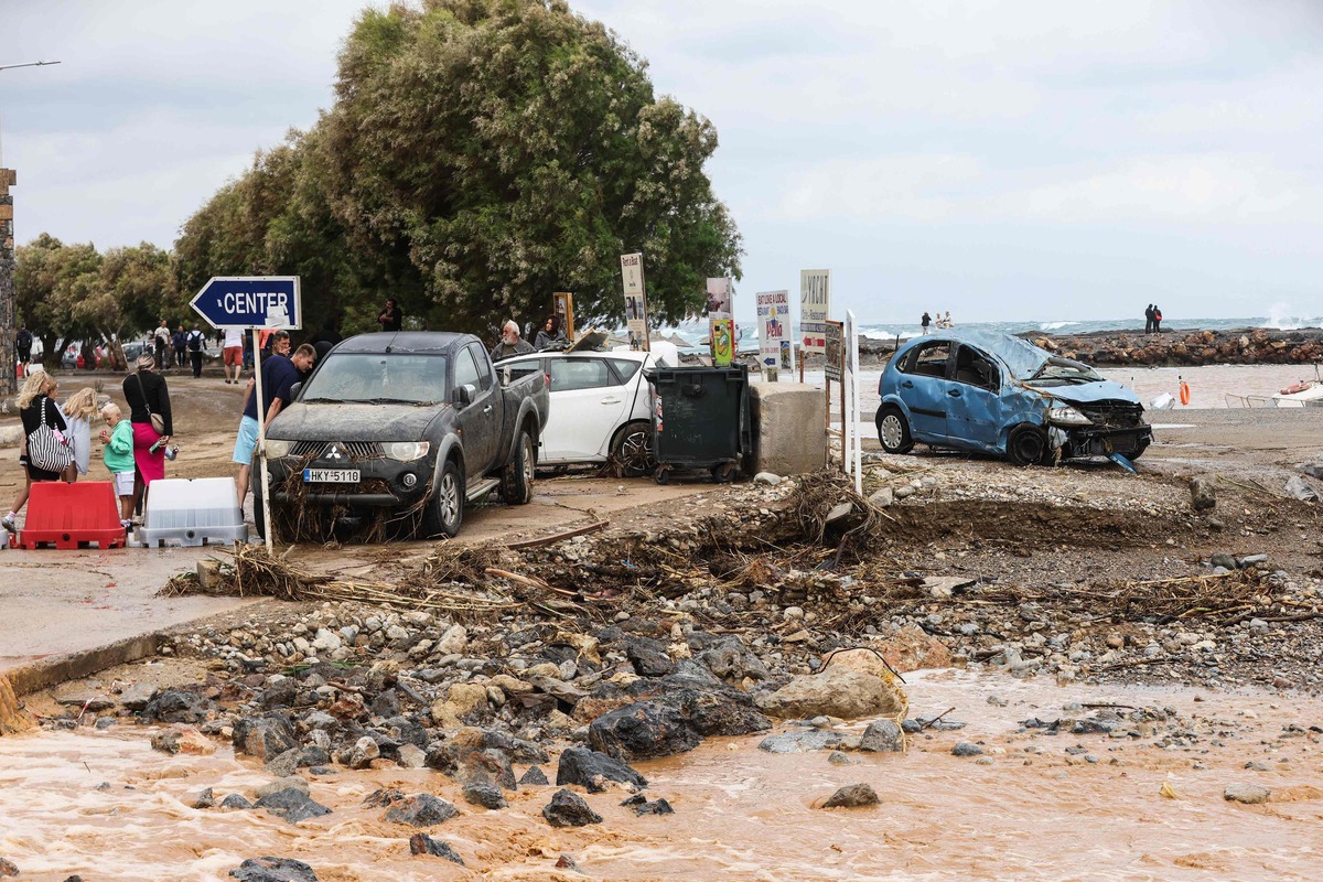 Poplave na Kreti, 22.000 munja u 24 sata. Oštećene kuće, uništena poljoprivreda
