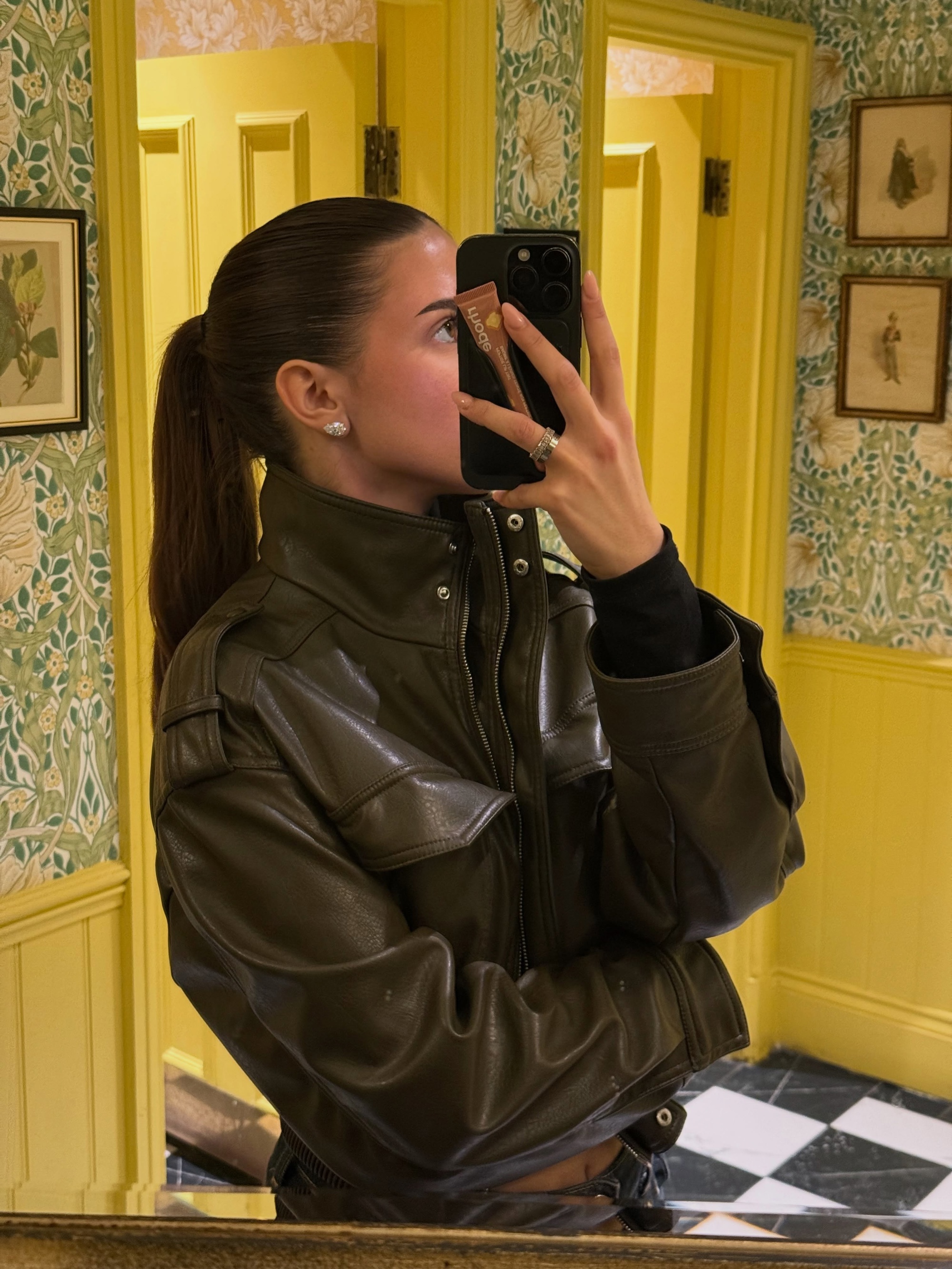 FOTO Jolina najstarija kći Iva otputovala u London, pokazala je kako provodi dane
