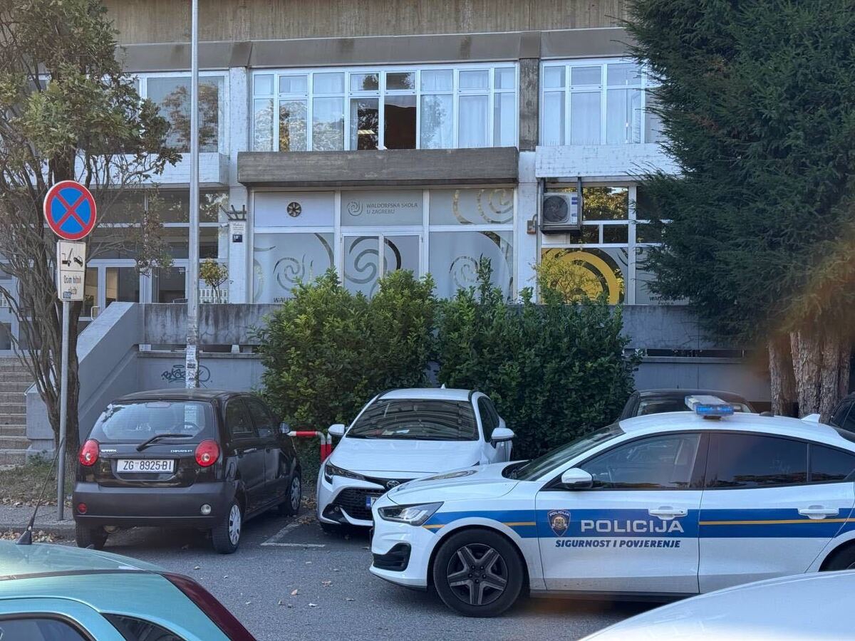 FOTO Dojava o bombi u školi u Zagrebu, evakuirani učenici. Sve pregledano, nema bombe