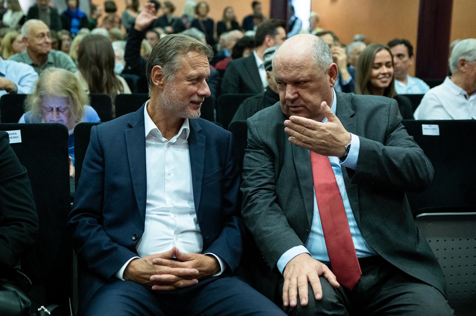 Severina, Jandroković, Radeljak... Tko je sve bio na promociji knjige Anje Šovagović?