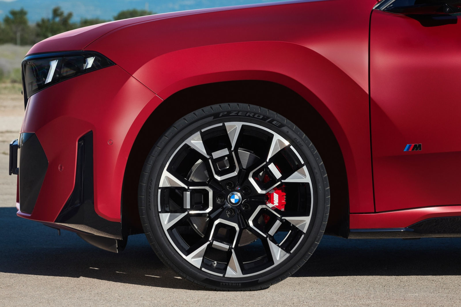 BMW predstavio iX4: električni SUV-kupe iz serije "Neue Klasse"