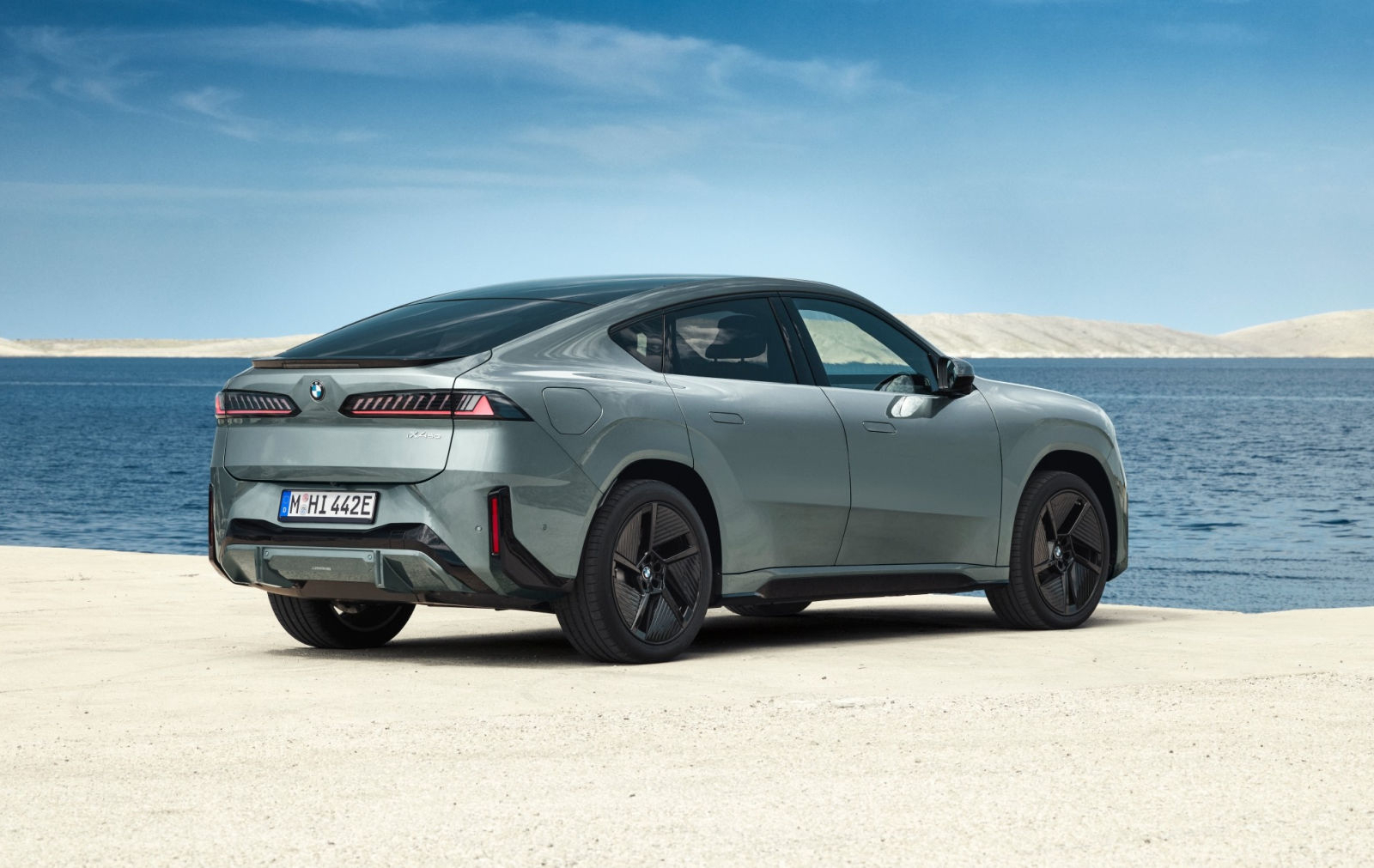 BMW predstavio iX4: električni SUV-kupe iz serije "Neue Klasse"