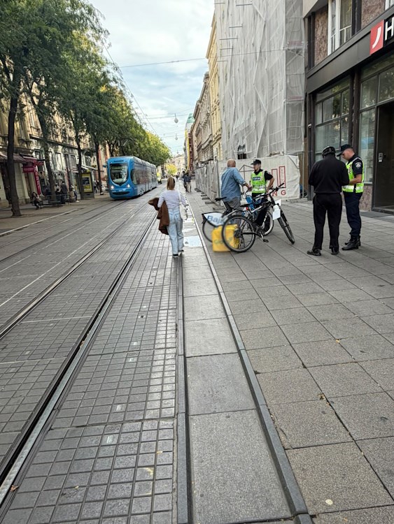 Policija zaustavljala bicikliste i vozače romobila u Zagrebu. Oduzela pet romobila