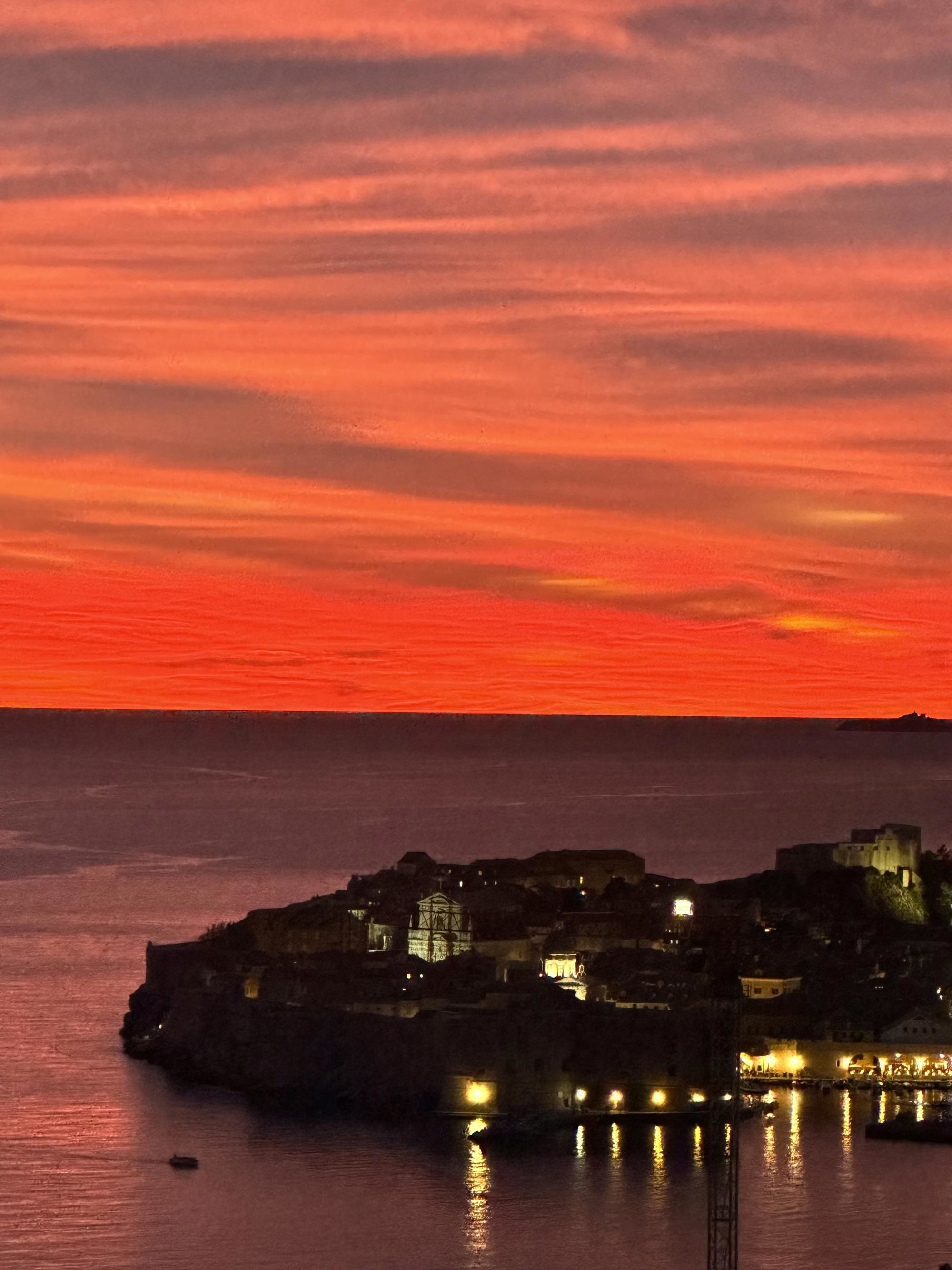 Pogled na Stari grad, more i Lokrum: U Dubrovniku se prodaje luksuzan stan