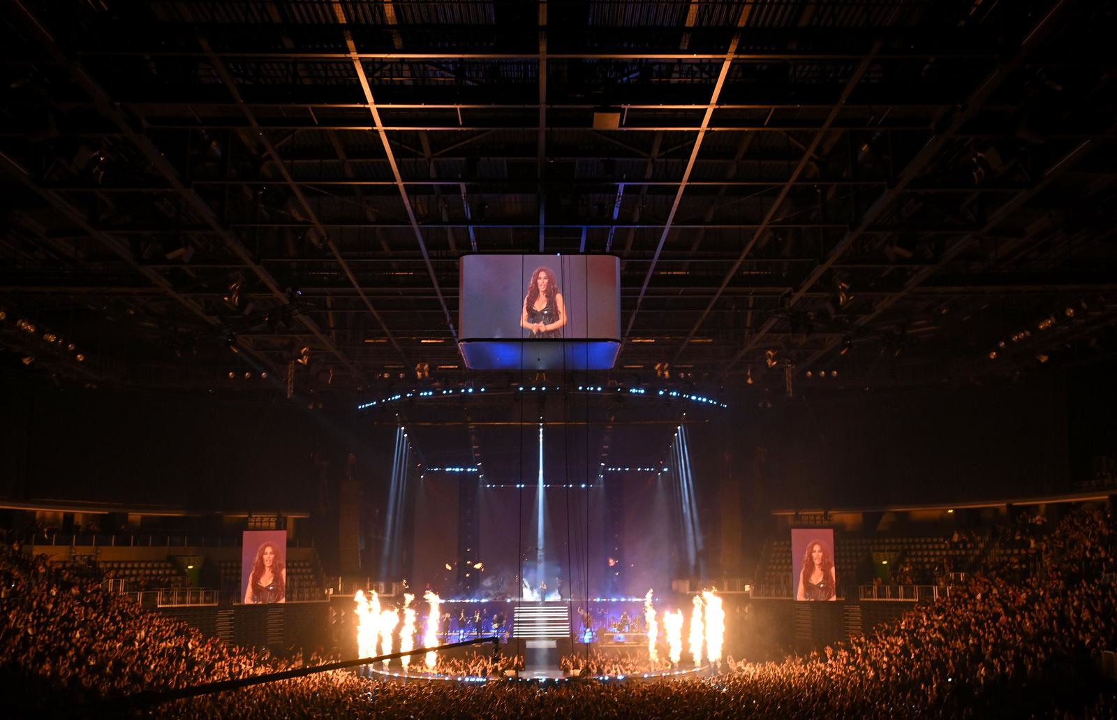 FOTO Senidah u kožnjaku napravila show u rasprodanoj Areni Zagreb