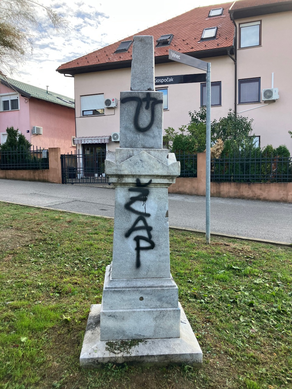 FOTO I VIDEO Ovako tjednima izgleda antifašistički spomenik u Zagrebu
