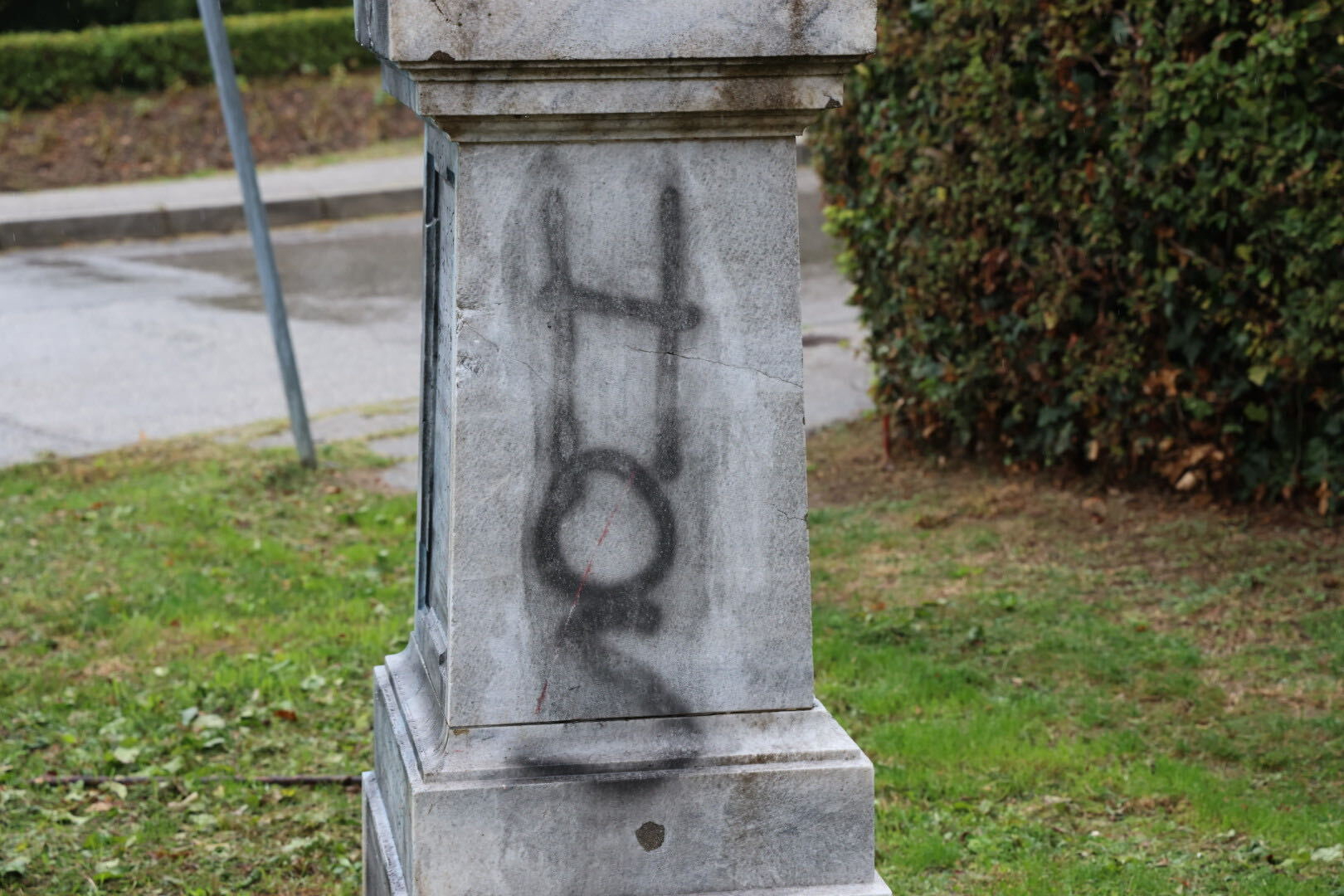 FOTO I VIDEO Ovako tjednima izgleda antifašistički spomenik u Zagrebu