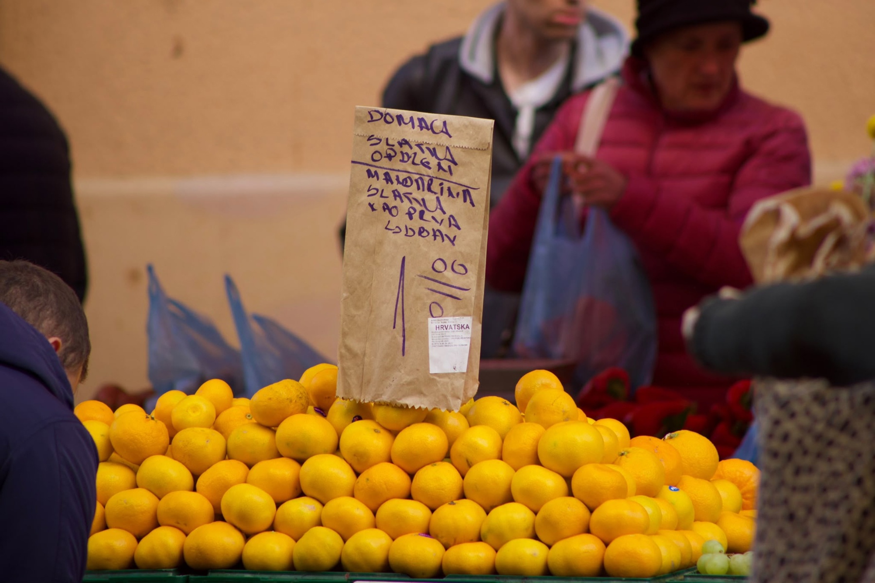 Kesteni, mandarine i buče stigli na zagrebačke tržnice. Pogledajte cijene