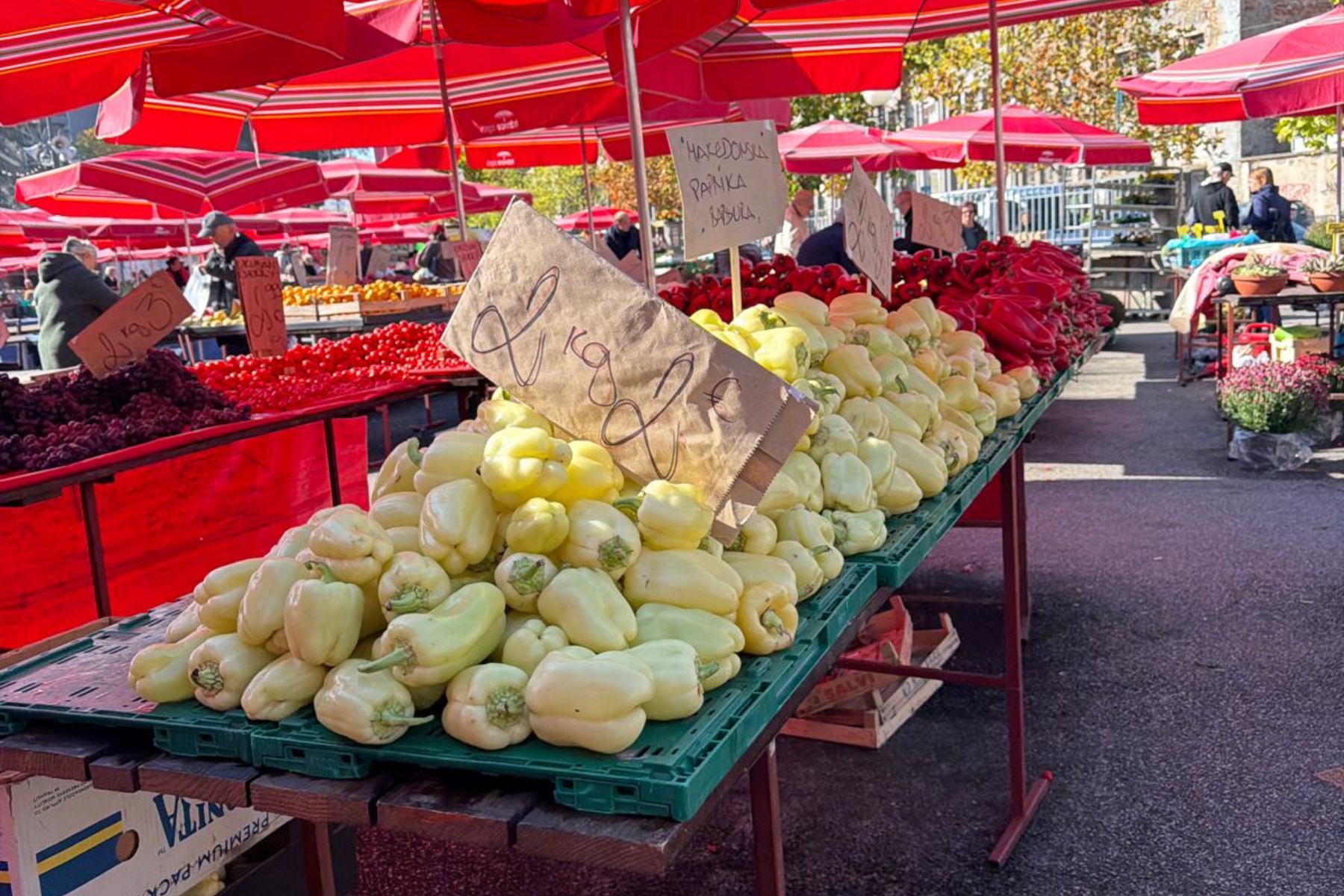 Kesteni, mandarine i buče stigli na zagrebačke tržnice. Pogledajte cijene