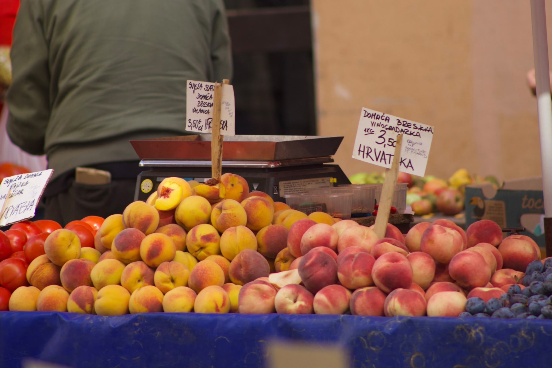 Kesteni, mandarine i buče stigli na zagrebačke tržnice. Pogledajte cijene