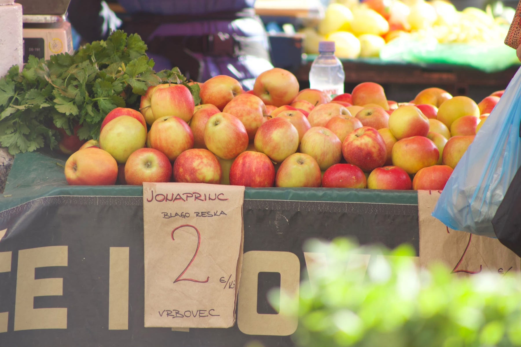 Kesteni, mandarine i buče stigli na zagrebačke tržnice. Pogledajte cijene