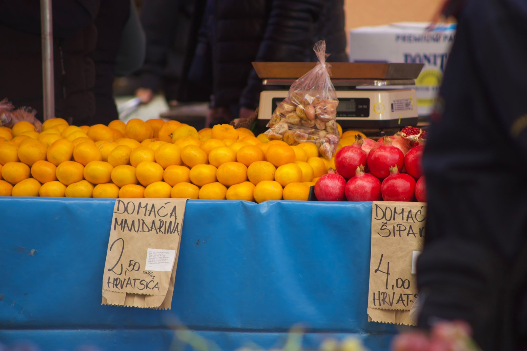 Kesteni, mandarine i buče stigli na zagrebačke tržnice. Pogledajte cijene