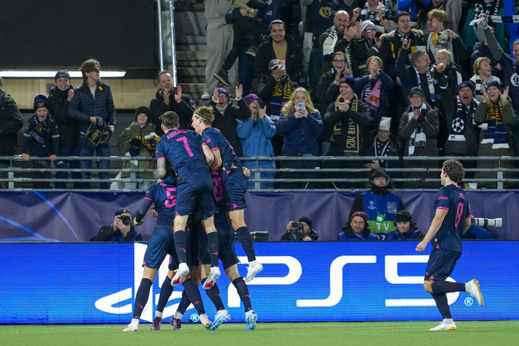 VIDEO Lekino čudo u Ligi prvaka. Viking zaustavio Bayern, Barcelona opet brutalna