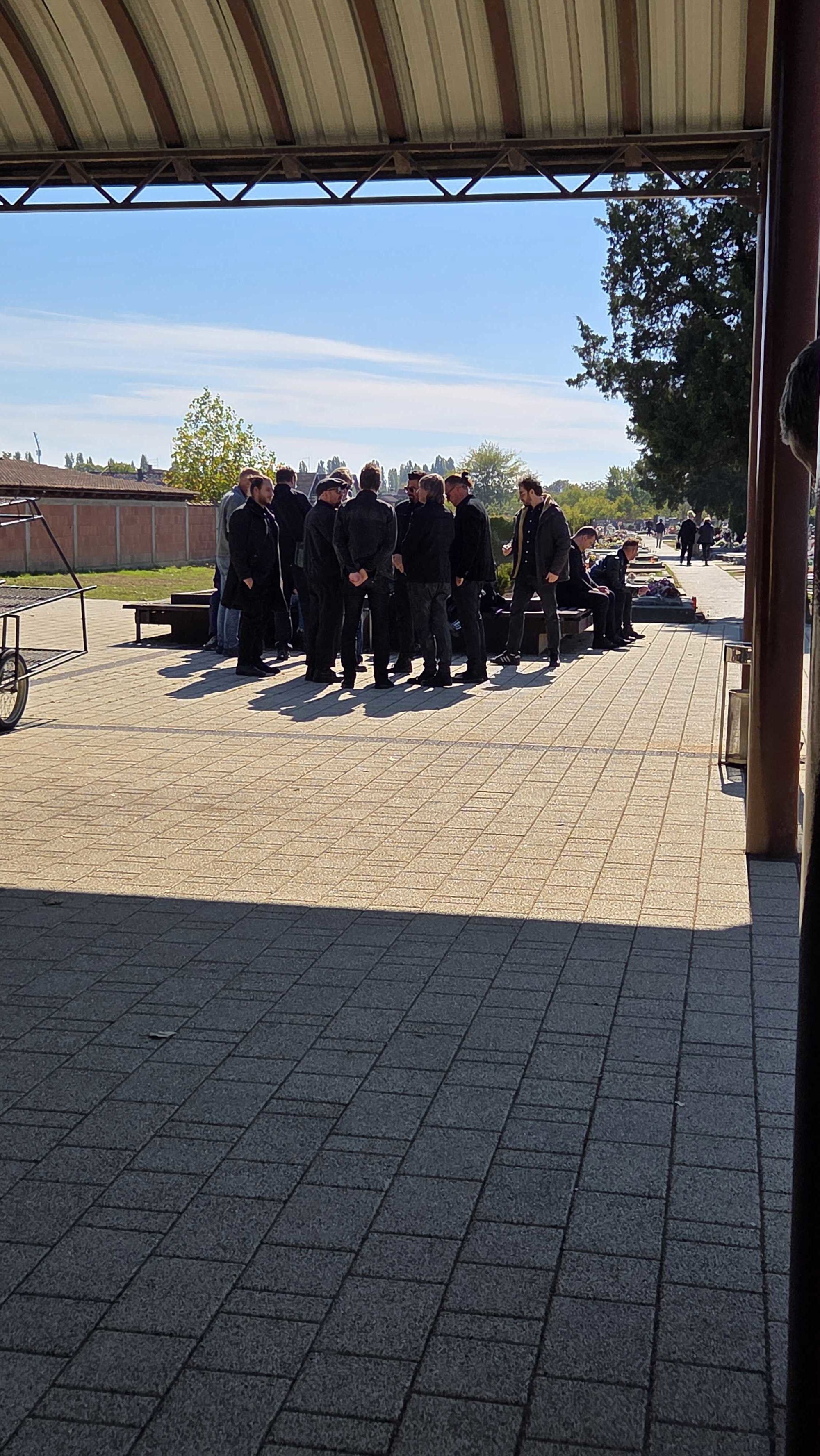 Prijatelji i kolege opraštaju se od Gorana Bareta u Vinkovcima