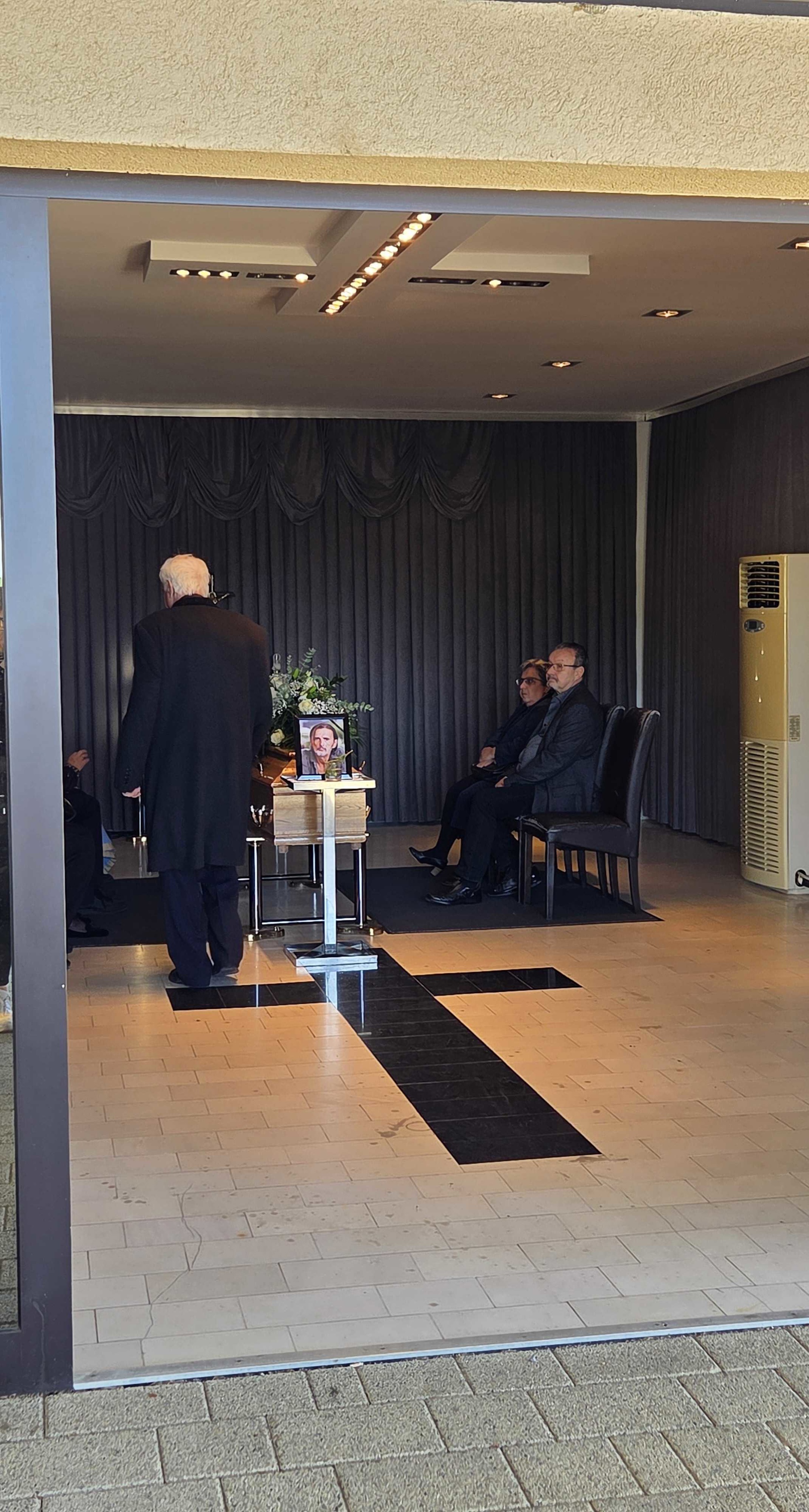 Prijatelji i kolege opraštaju se od Gorana Bareta u Vinkovcima