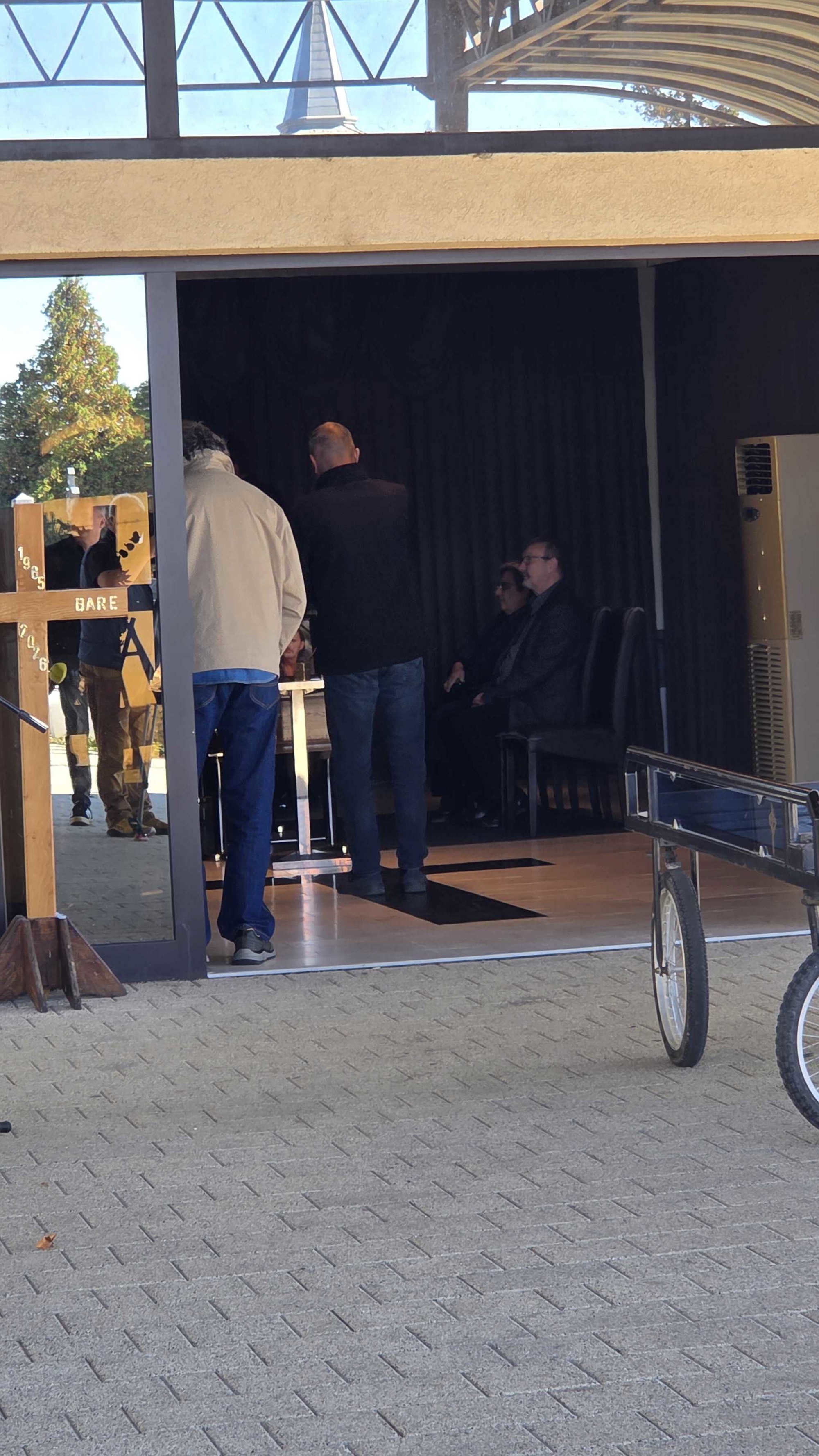 Prijatelji i kolege opraštaju se od Gorana Bareta u Vinkovcima