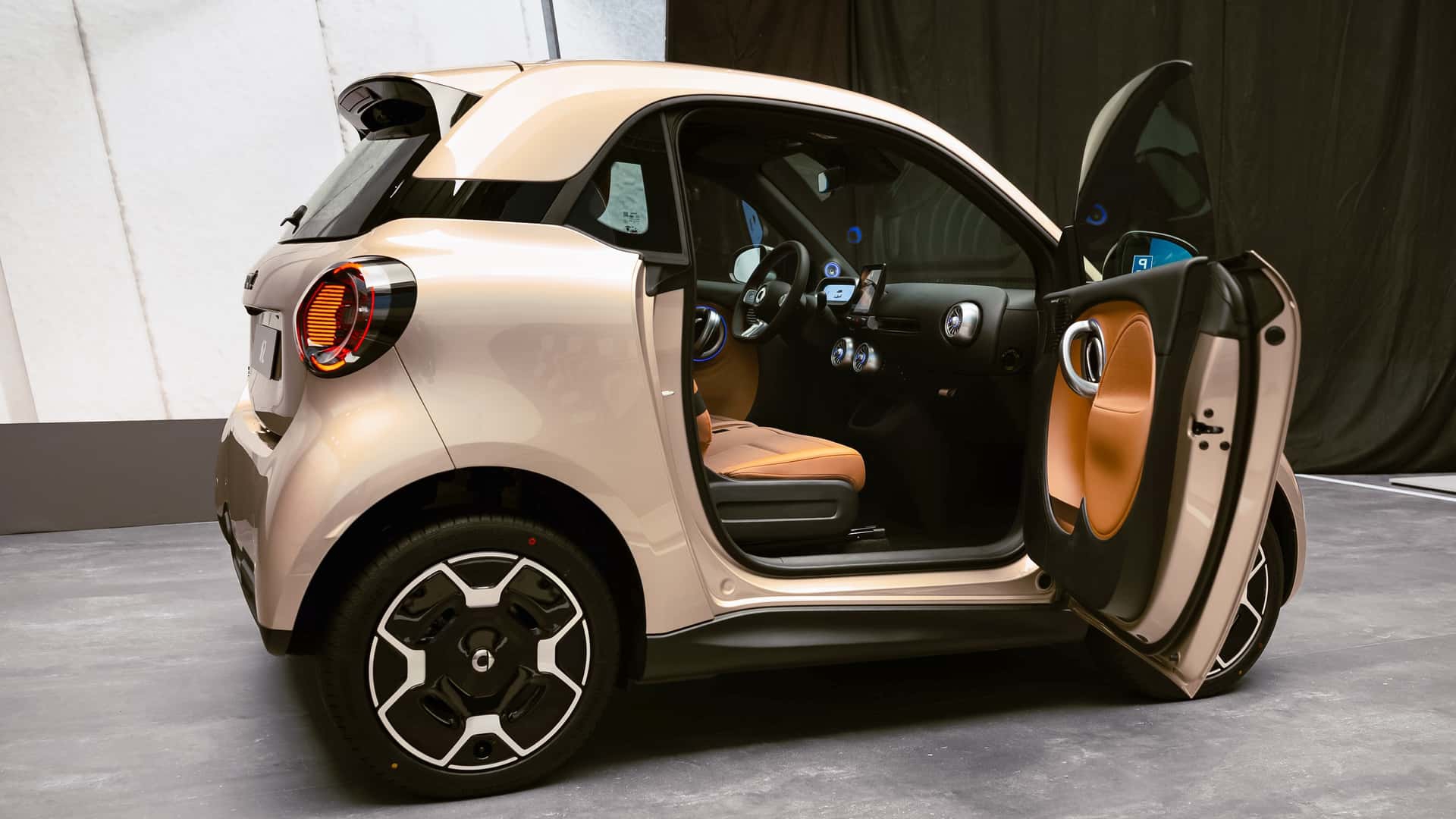 FOTO Smart vraća automobil koji ga je proslavio. Stiže i nabrijana Brabus verzija