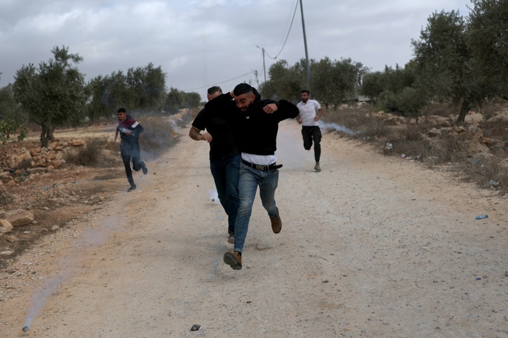 FOTO Izraelski rabin odobrio krađu maslina Palestincima na Zapadnoj obali