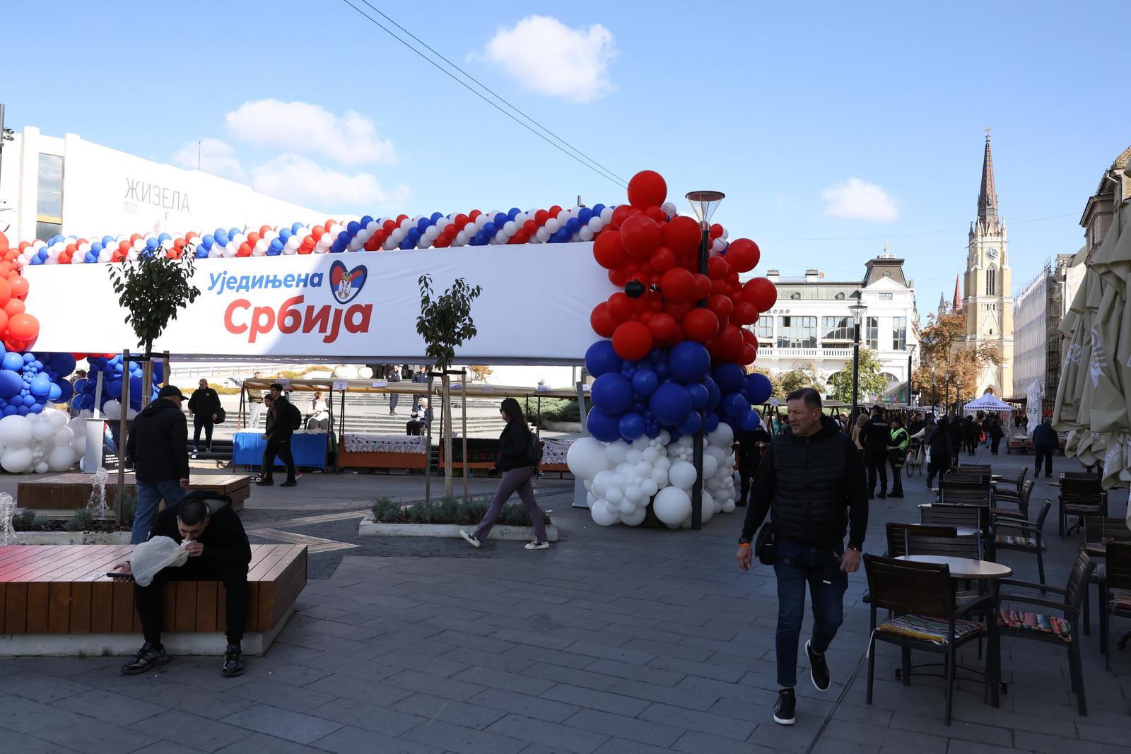 VIDEO Na Vučićevom skupu u Novom Sadu mahali zastavom Ratka Mladića