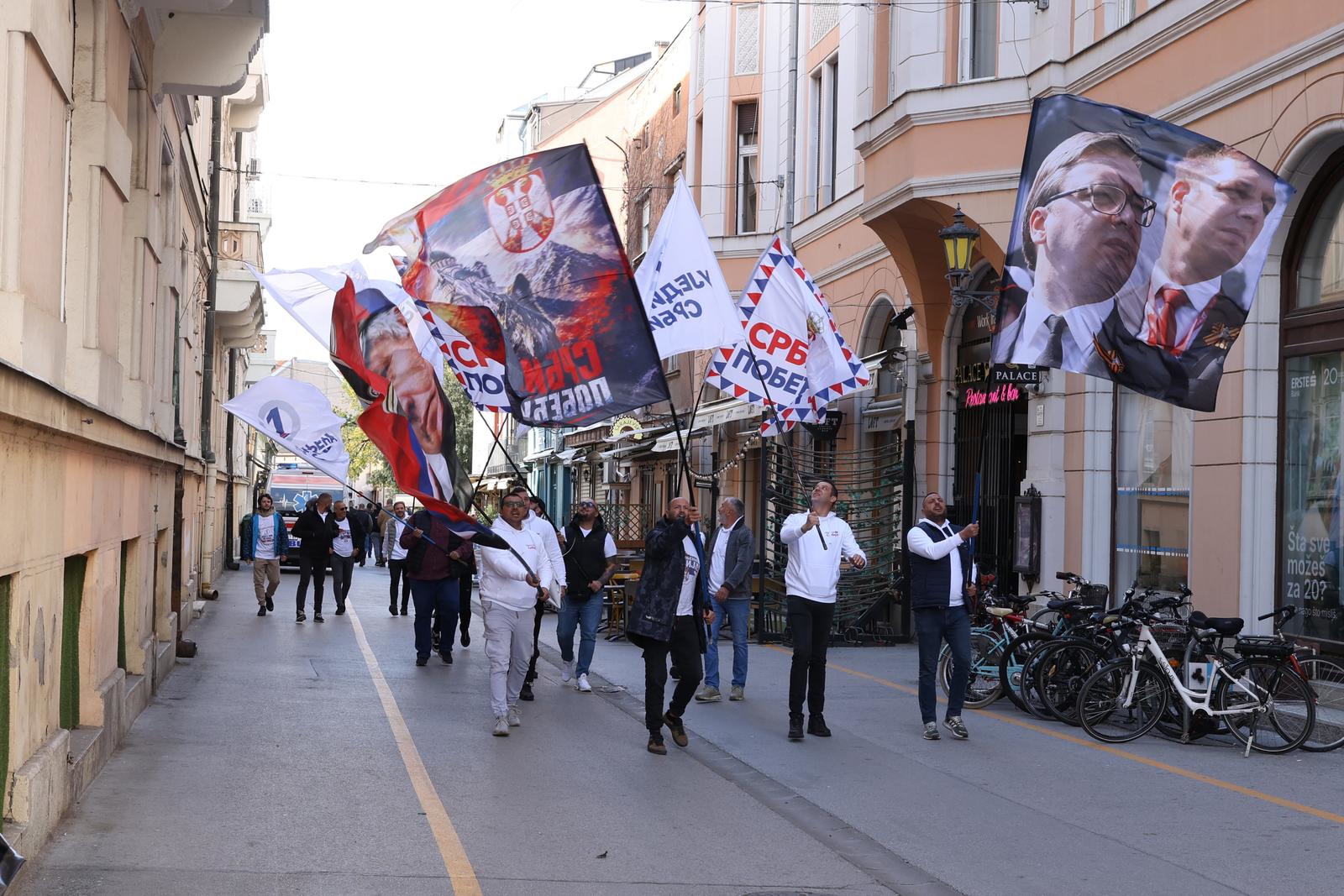 VIDEO Na Vučićevom skupu u Novom Sadu mahali zastavom Ratka Mladića